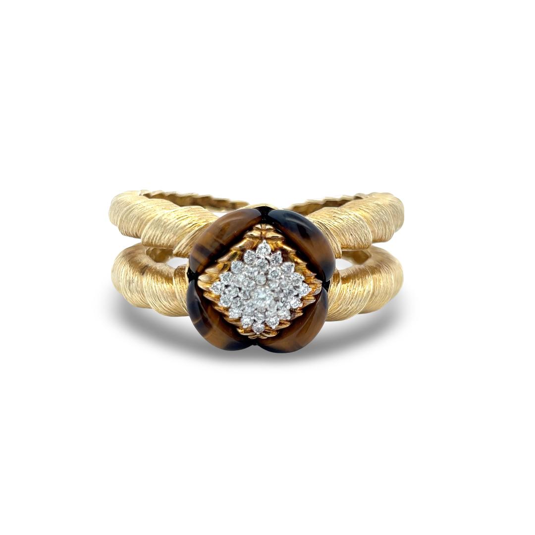 Vintage 18K Yellow Gold Bangle Bracelet with 1.35 Carat Round H VS Diamonds