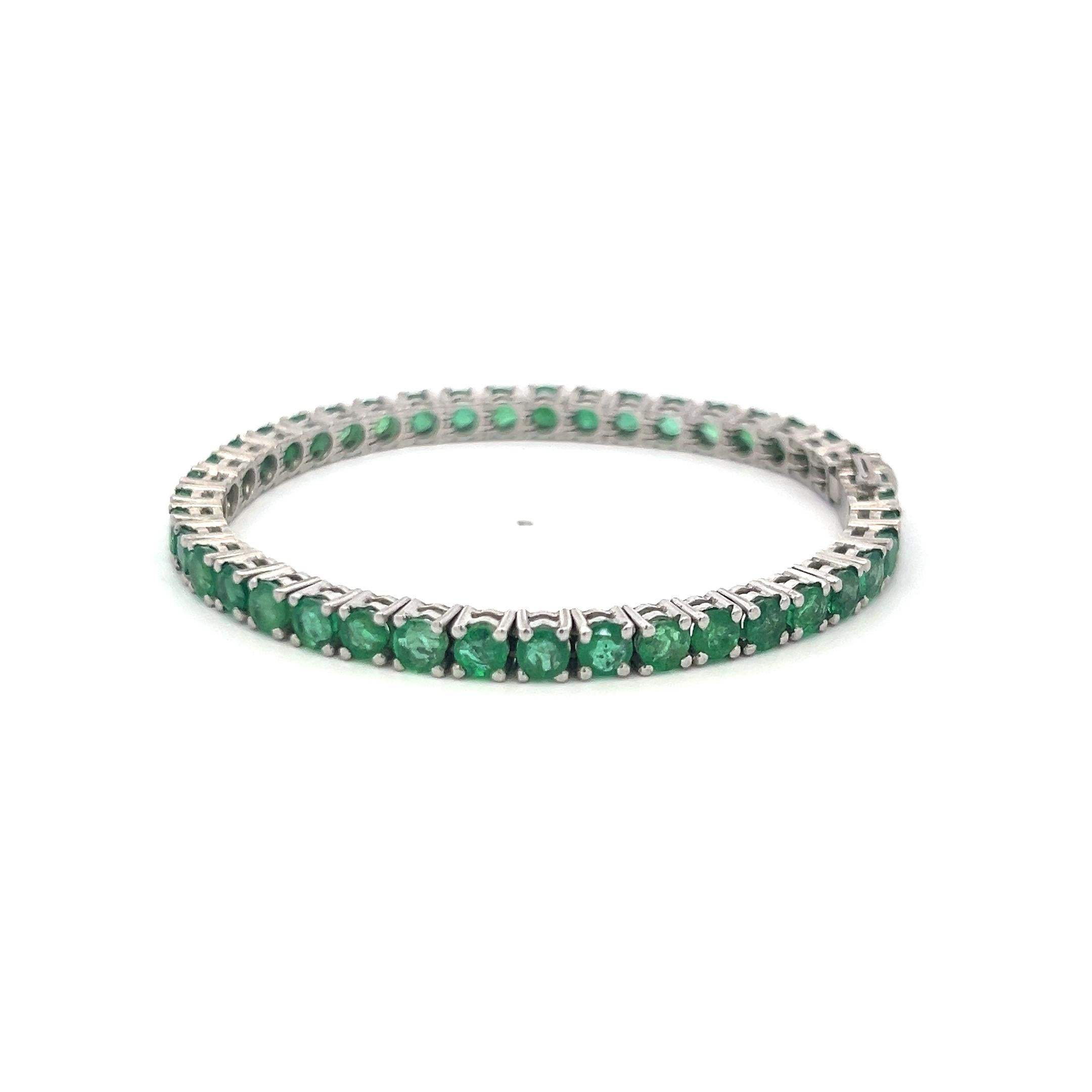 18K White Gold Tennis Bracelet with 9.25 Carat Round Shaped Emerald Gems