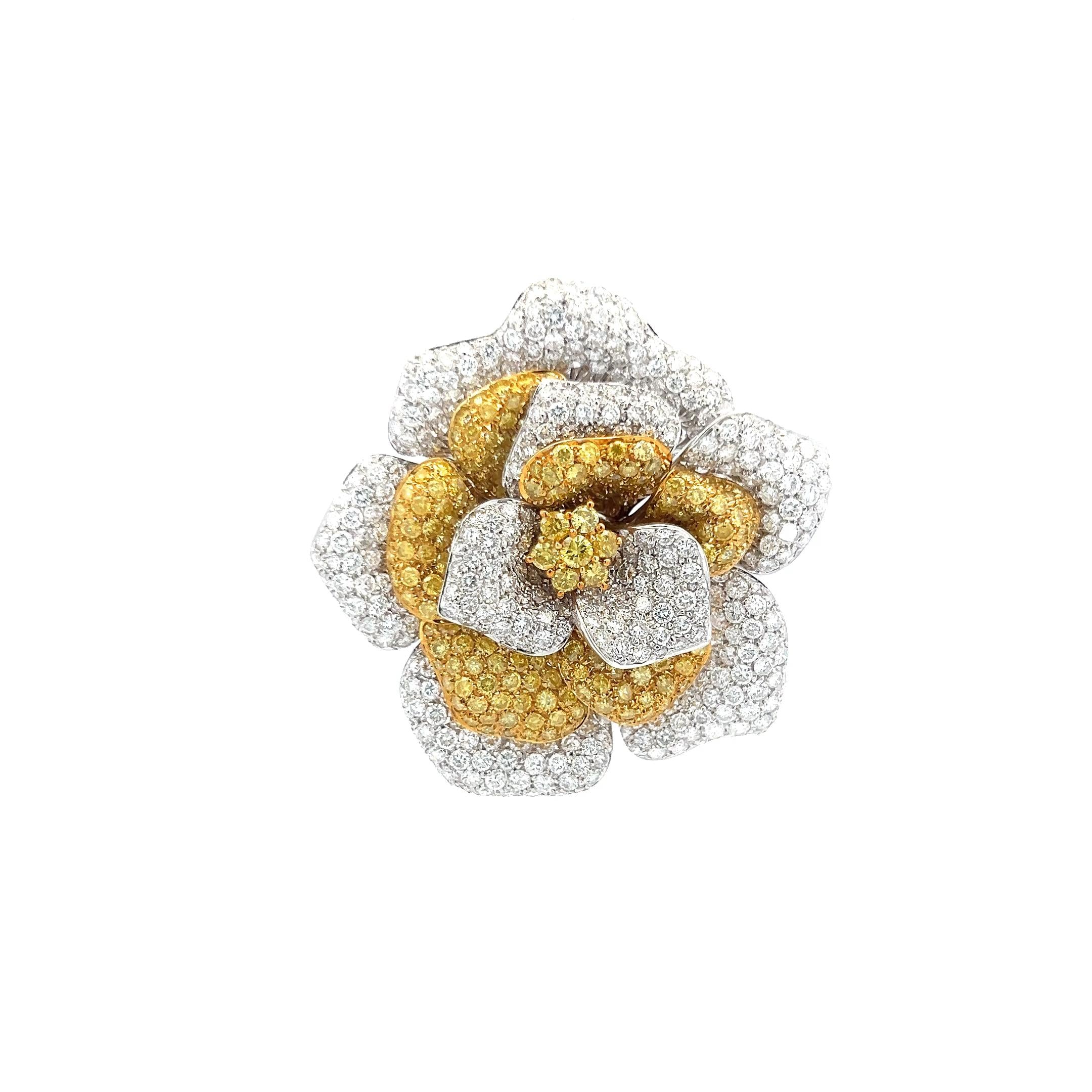 Vintage 18K Two Tone Gold Flower Pin Brooch 14.5 Carat Round Diamonds