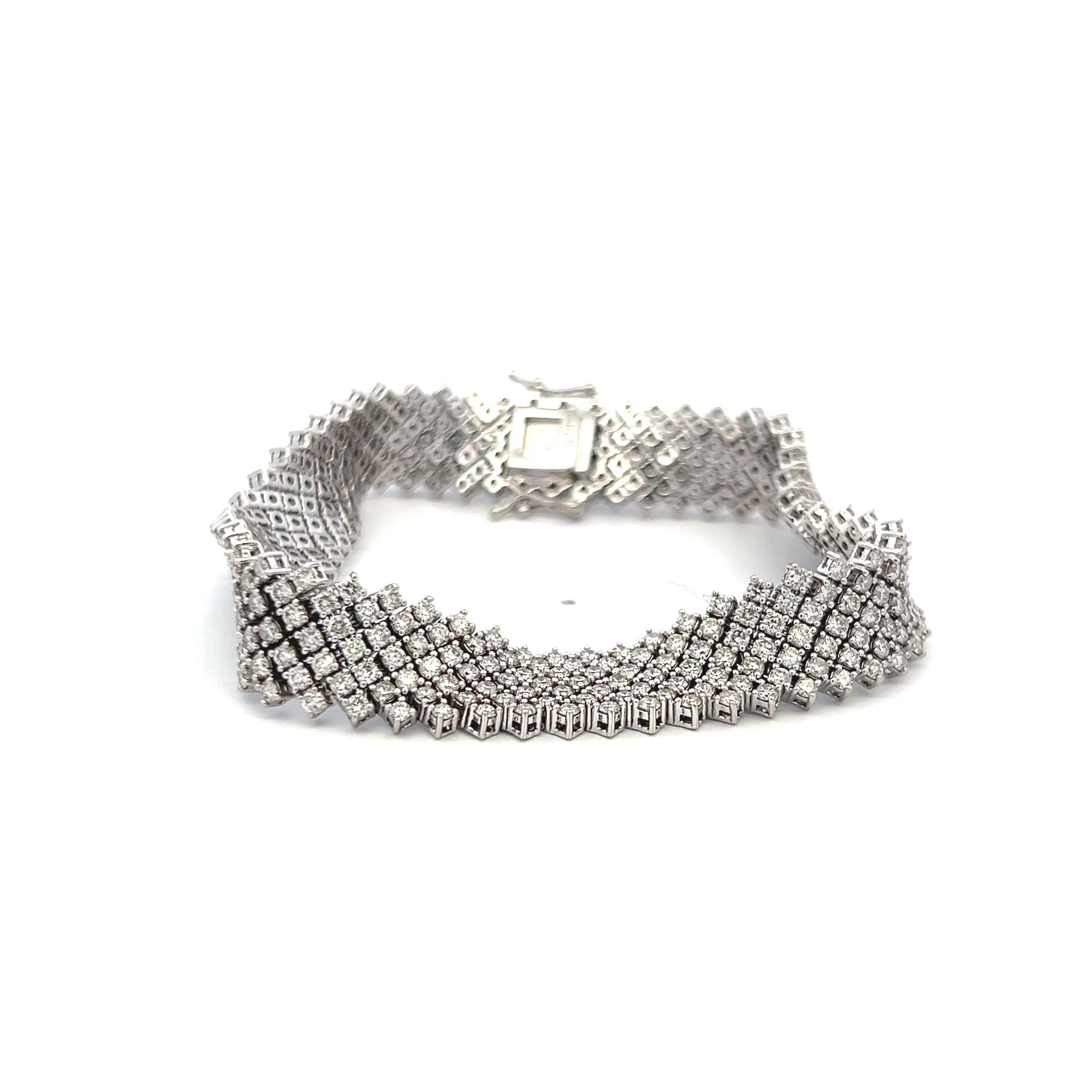 11.50 Carat Round Brilliant G VS Diamond 14 Karat White Gold Tennis Bracelet