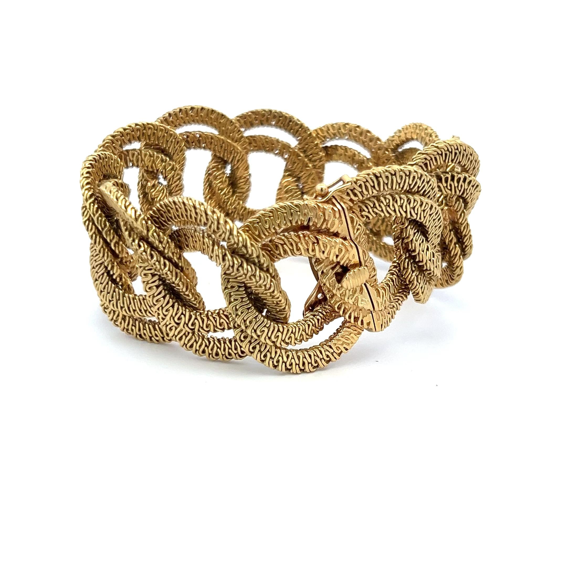 Vintage 117.50 Grams Textured 18 Karat Yellow Gold Link Bracelet