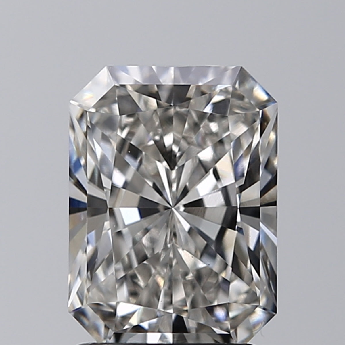 Lab-Grown 1.91 Carat Radiant Cut Diamond color H Clarity VS1, precious stones, engagement diamonds