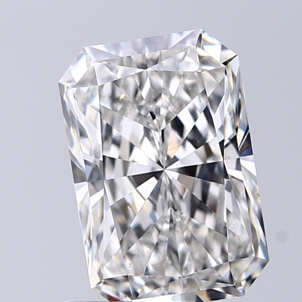 Lab-Grown 2.70 Carat Radiant Cut Diamond color G Clarity VS1, precious stones, engagement diamonds