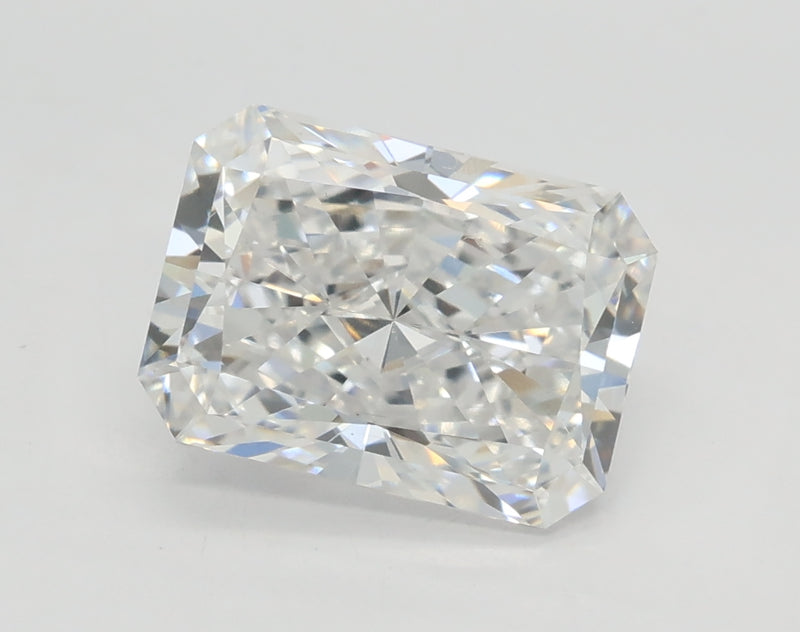 Lab-Grown 2.02 Carat Radiant Cut Diamond color E Clarity VS2 With GIA Certificate, precious stones, engagement diamonds