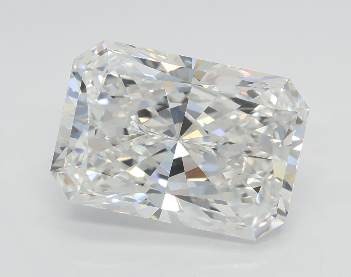 Lab-Grown 3.84 Carat Radiant Cut Diamond color E Clarity VVS2 With GIA Certificate, precious stones, engagement diamonds