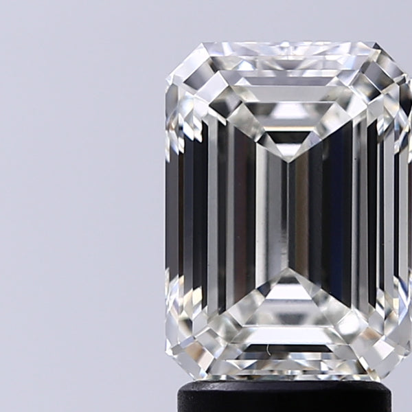 Lab-Grown 3.05 Carat Emerald Cut Diamond color G Clarity VS1, precious stones, engagement diamonds