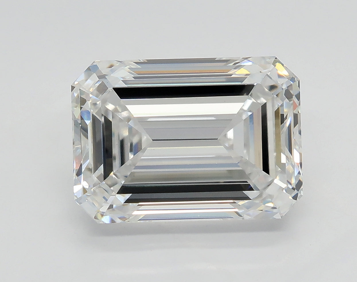 Lab-Grown 4.54 Carat Emerald Cut Diamond color E Clarity VS1 With GIA Certificate, precious stones, engagement diamonds