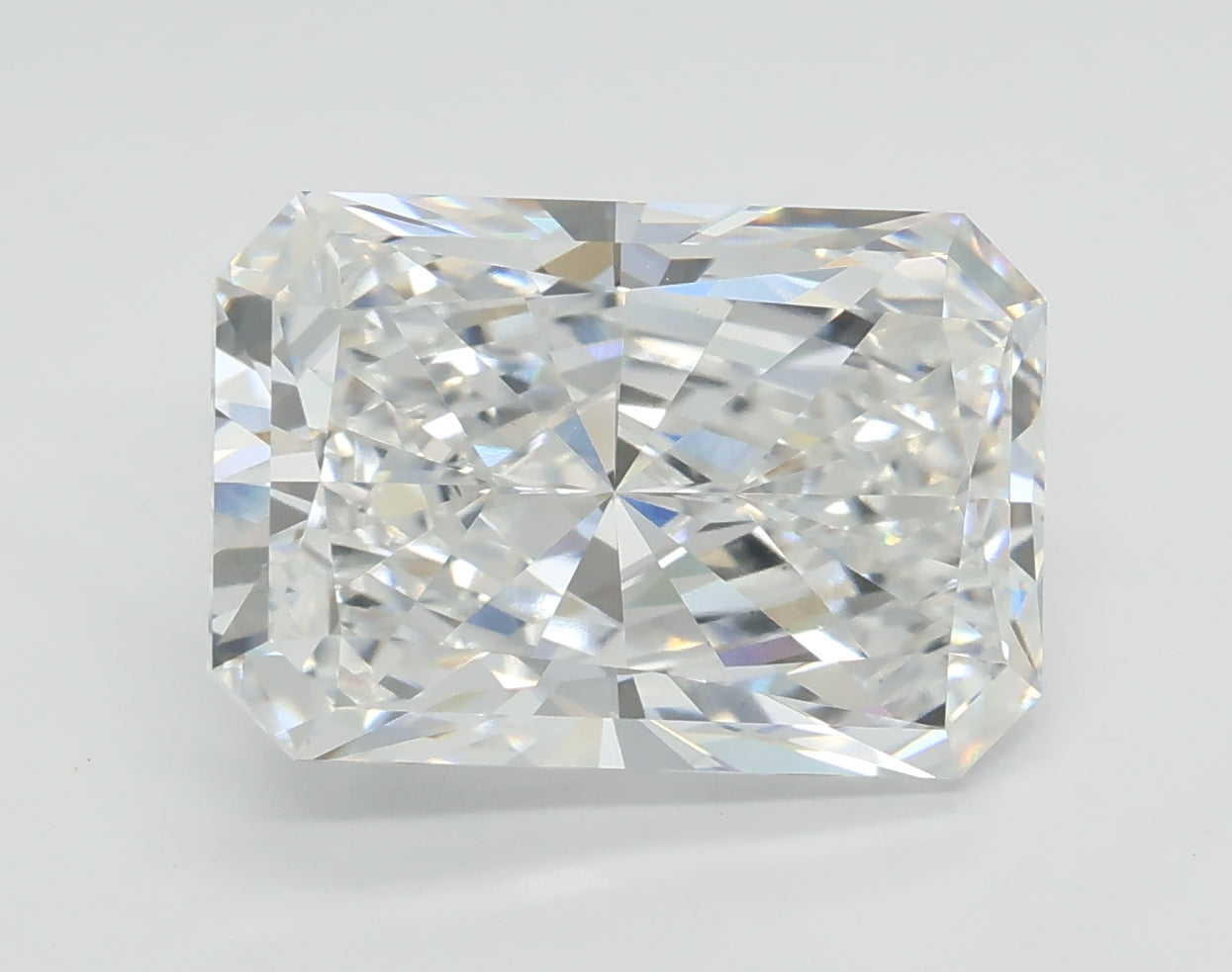 Lab-Grown 4.04 Carat Radiant Cut Diamond color E Clarity VS1 With GIA Certificate, precious stones, engagement diamonds