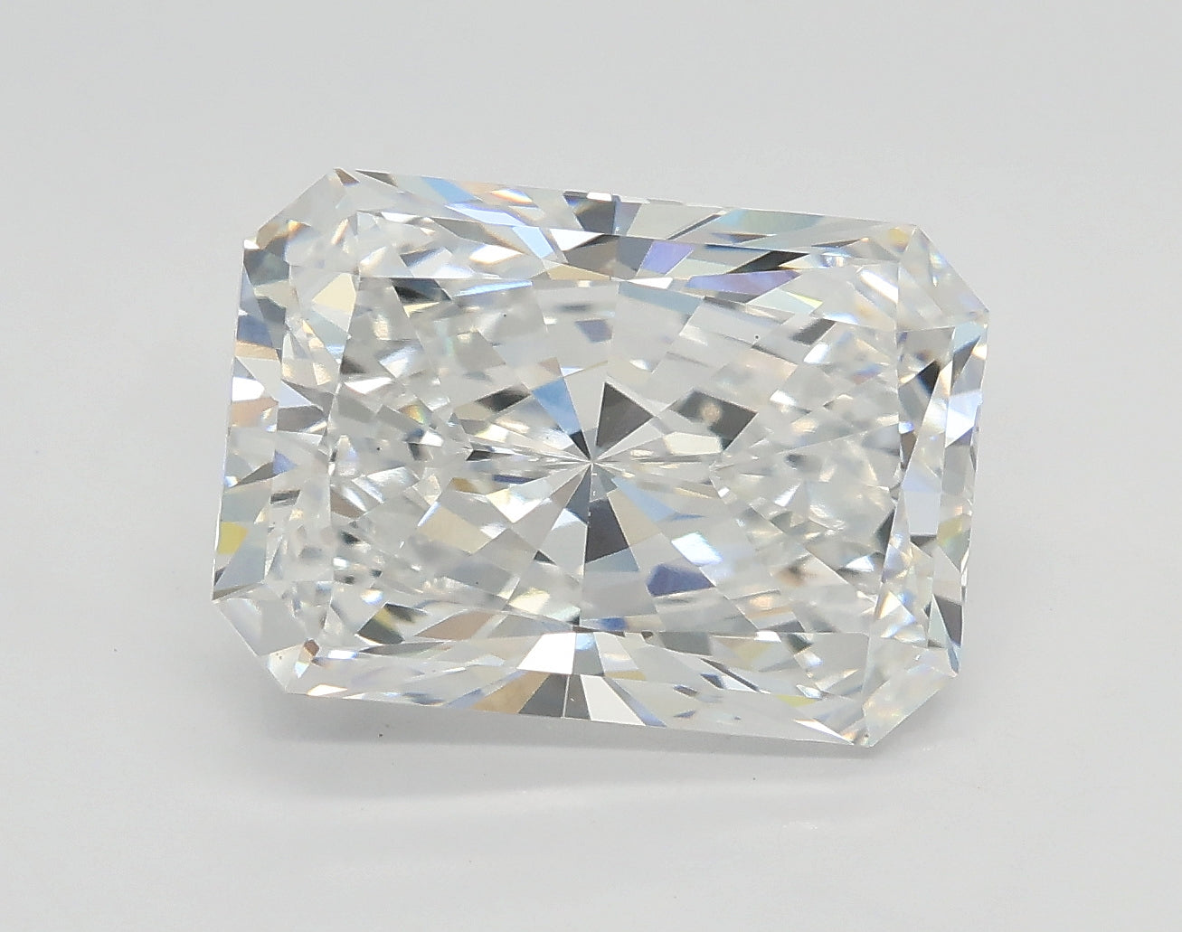 Lab-Grown 4.03 Carat Radiant Cut Diamond color E Clarity VS1 With GIA Certificate, precious stones, engagement diamonds