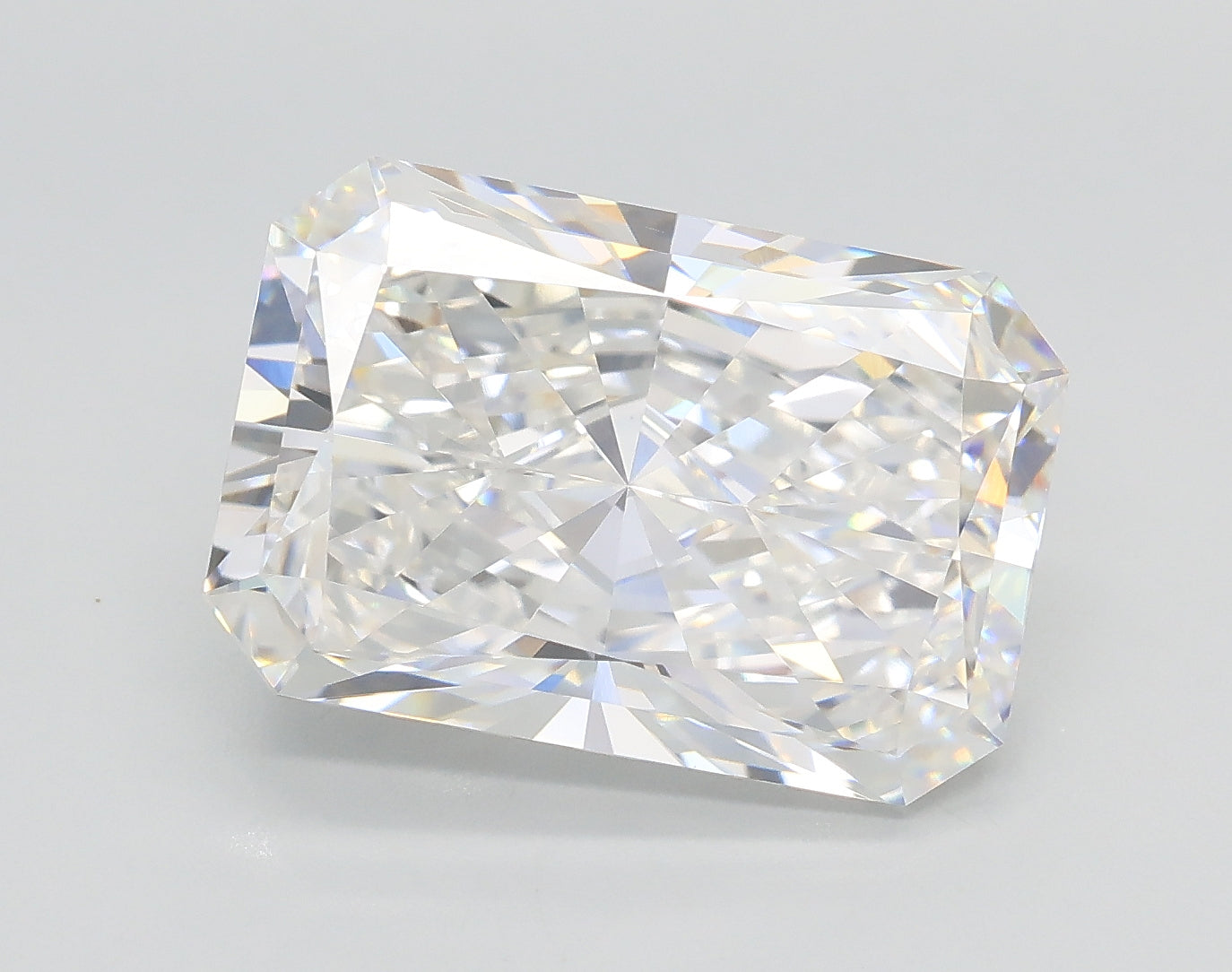 Lab-Grown 5.02 Carat Radiant Cut Diamond color E Clarity VVS2, precious stones, engagement diamonds