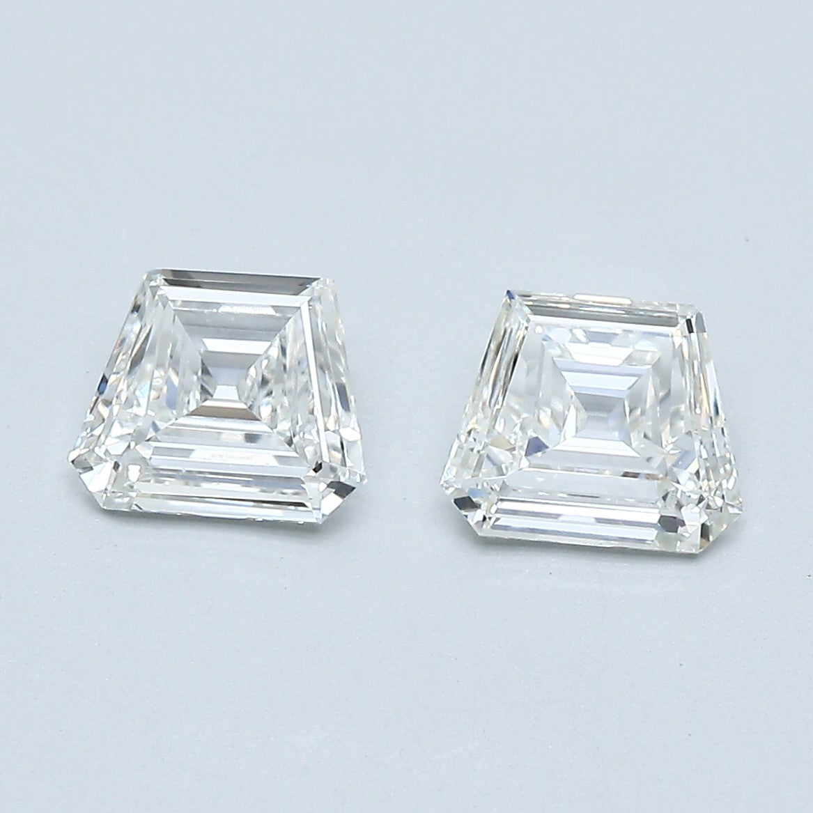 GIA Certified Loose Natural 0.57 Ct Trapezoid Shape Diamond H-VS2