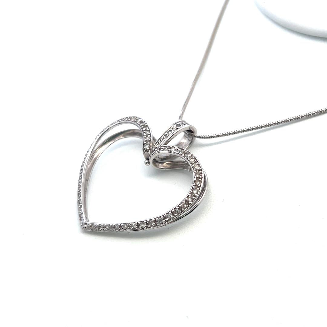 Vintage 18K White Gold Heart Pendant Necklace with 0.5 Carat Round I-I1 Diamonds