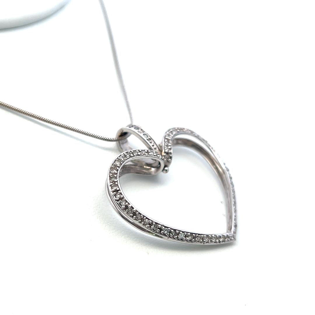 Vintage 18K White Gold Heart Pendant Necklace with 0.5 Carat Round I-I1 Diamonds