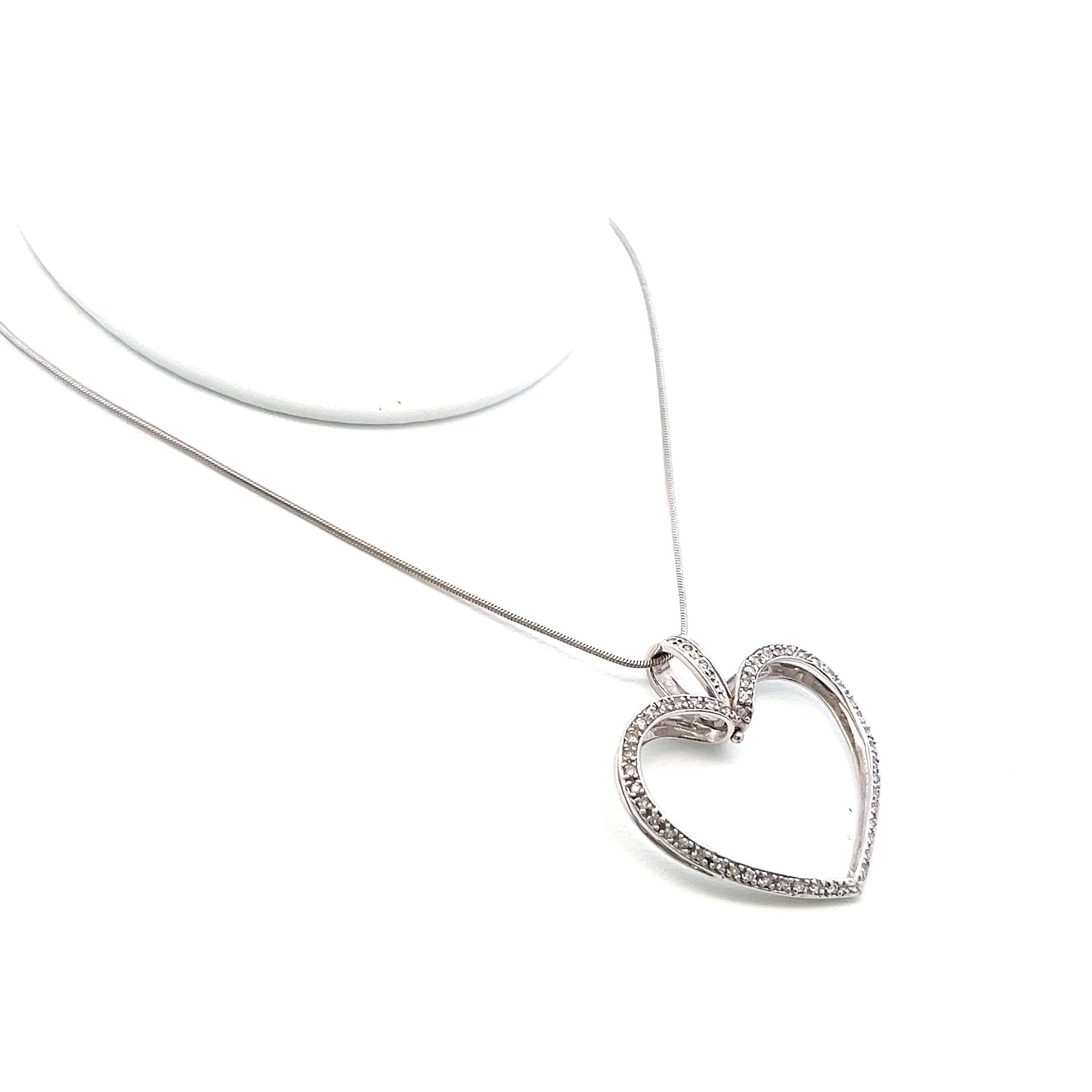 Vintage 18K White Gold Heart Pendant Necklace with 0.5 Carat Round I-I1 Diamonds