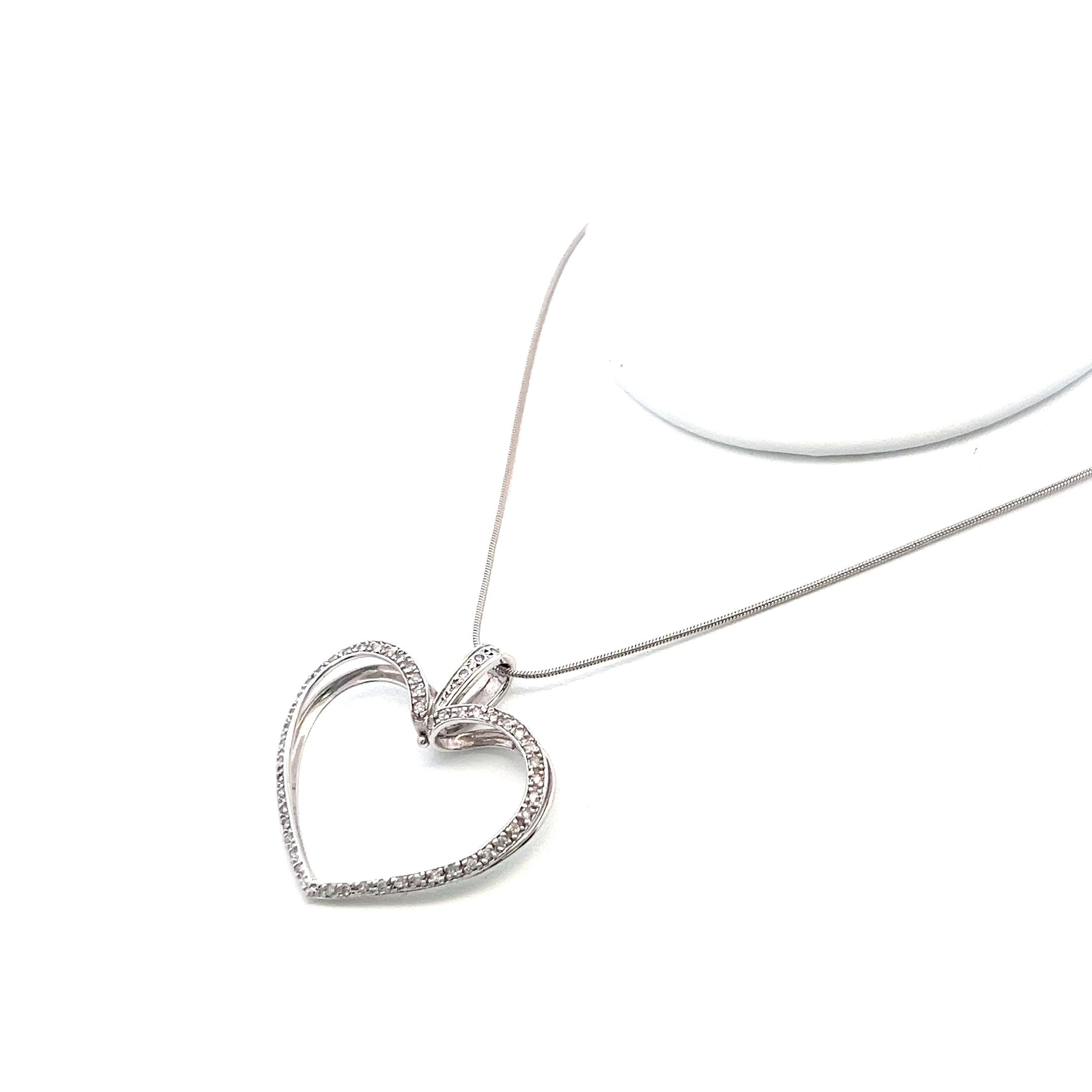 Vintage 18K White Gold Heart Pendant Necklace with 0.5 Carat Round I-I1 Diamonds