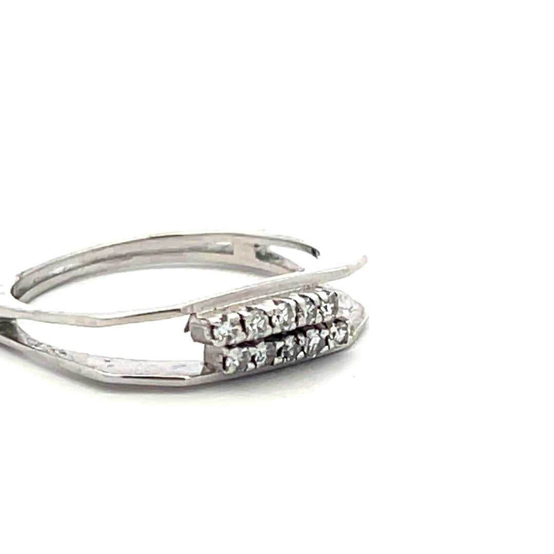 Vintage Platinum Band Ring with 0.2 Carat Circular Cut I-SI Diamonds Size 8