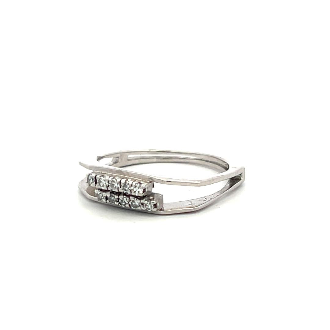 Vintage Platinum Band Ring with 0.2 Carat Circular Cut I-SI Diamonds Size 8