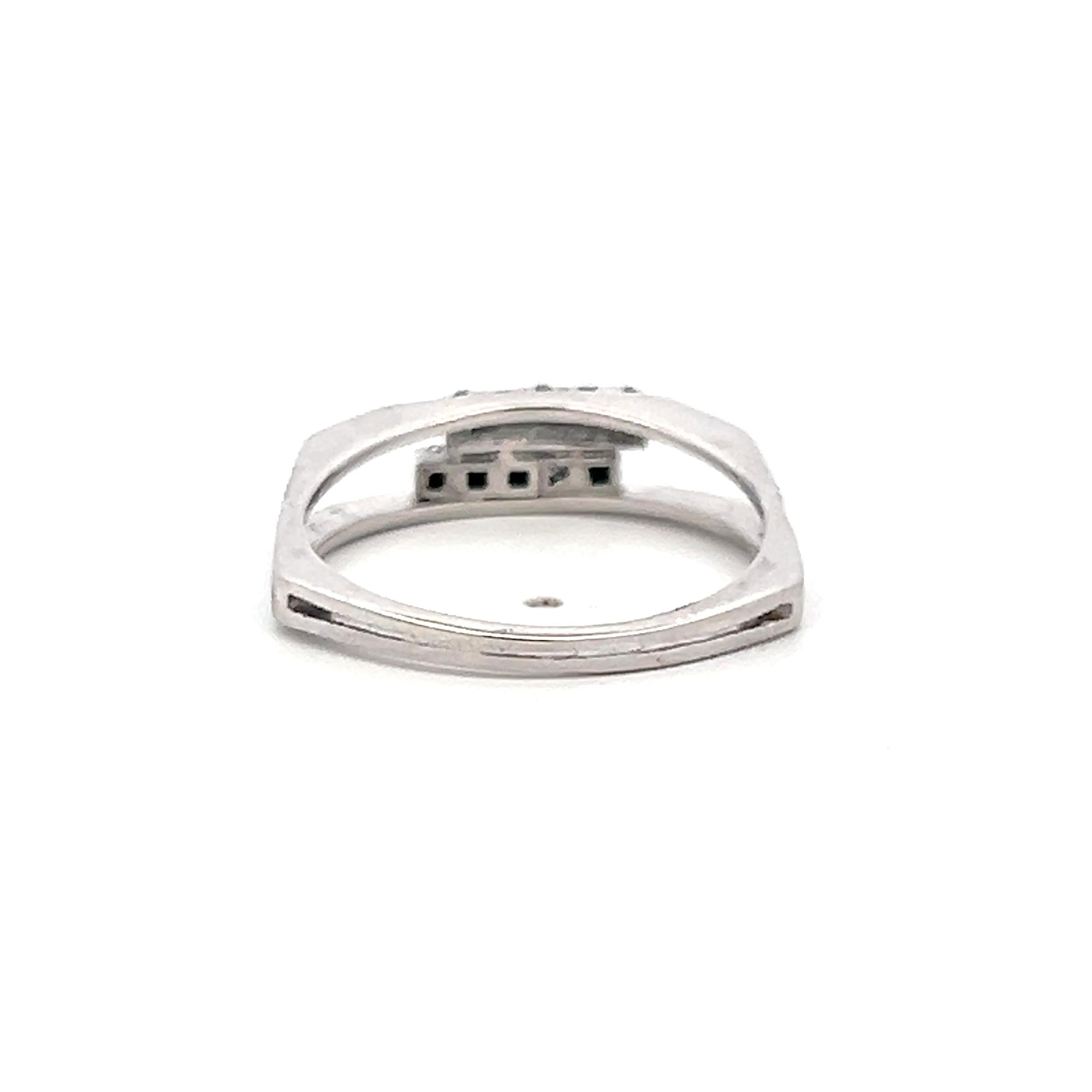 Vintage Platinum Band Ring with 0.2 Carat Circular Cut I-SI Diamonds Size 8