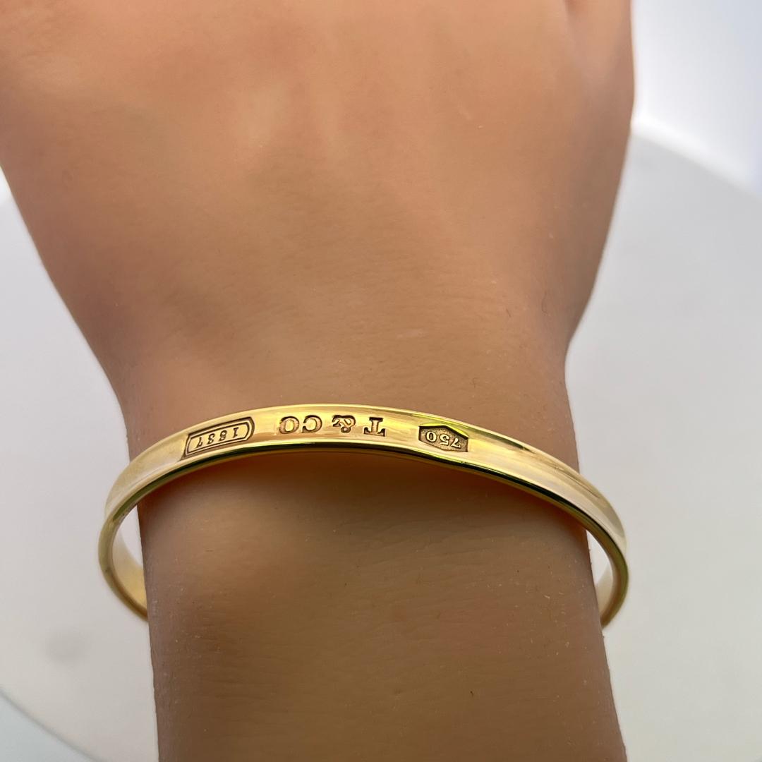 Tiffany & Co 18 Karat Yellow Gold Bangle Bracelet 27.9 Grams Size 6.75