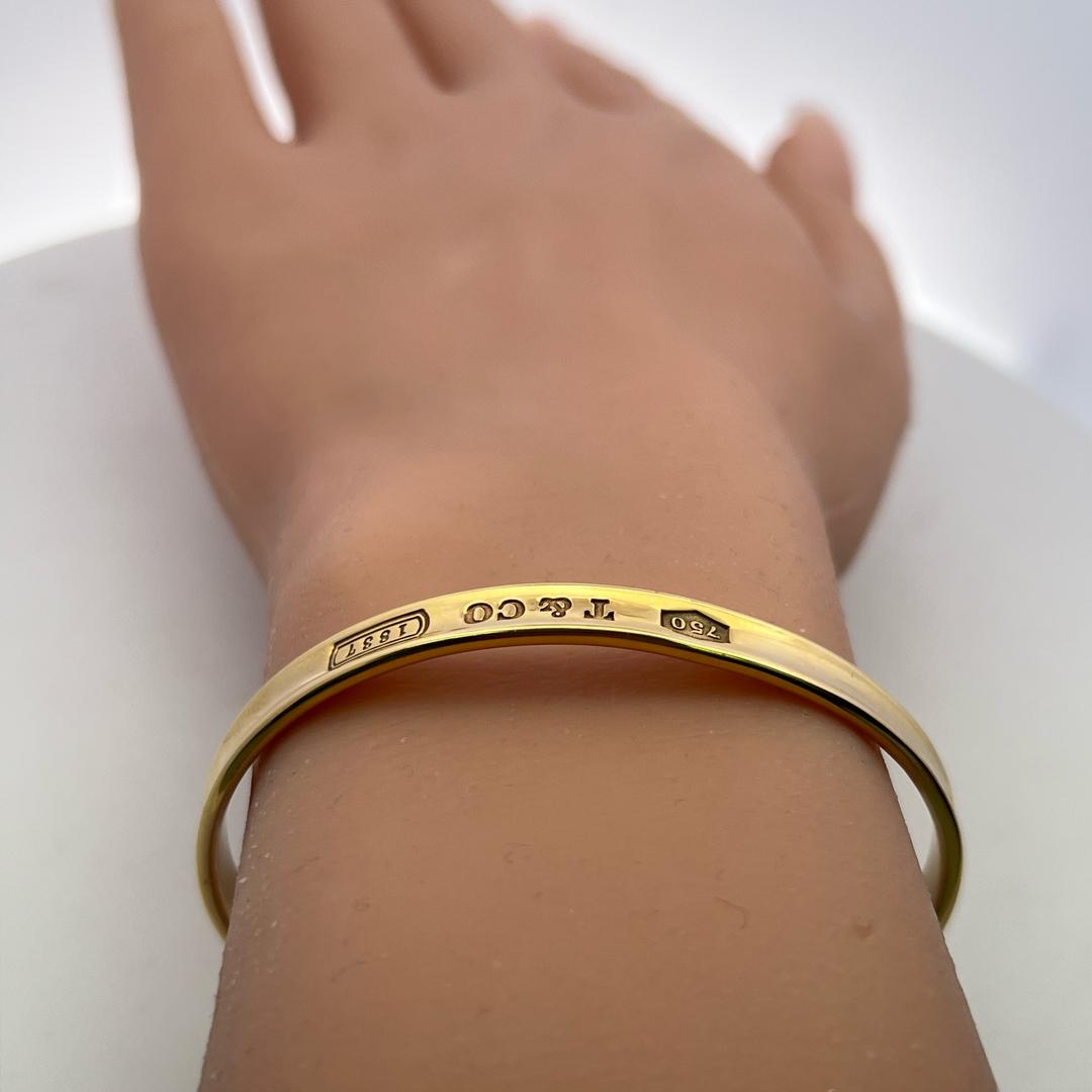 Tiffany & Co 18 Karat Yellow Gold Bangle Bracelet 27.9 Grams Size 6.75