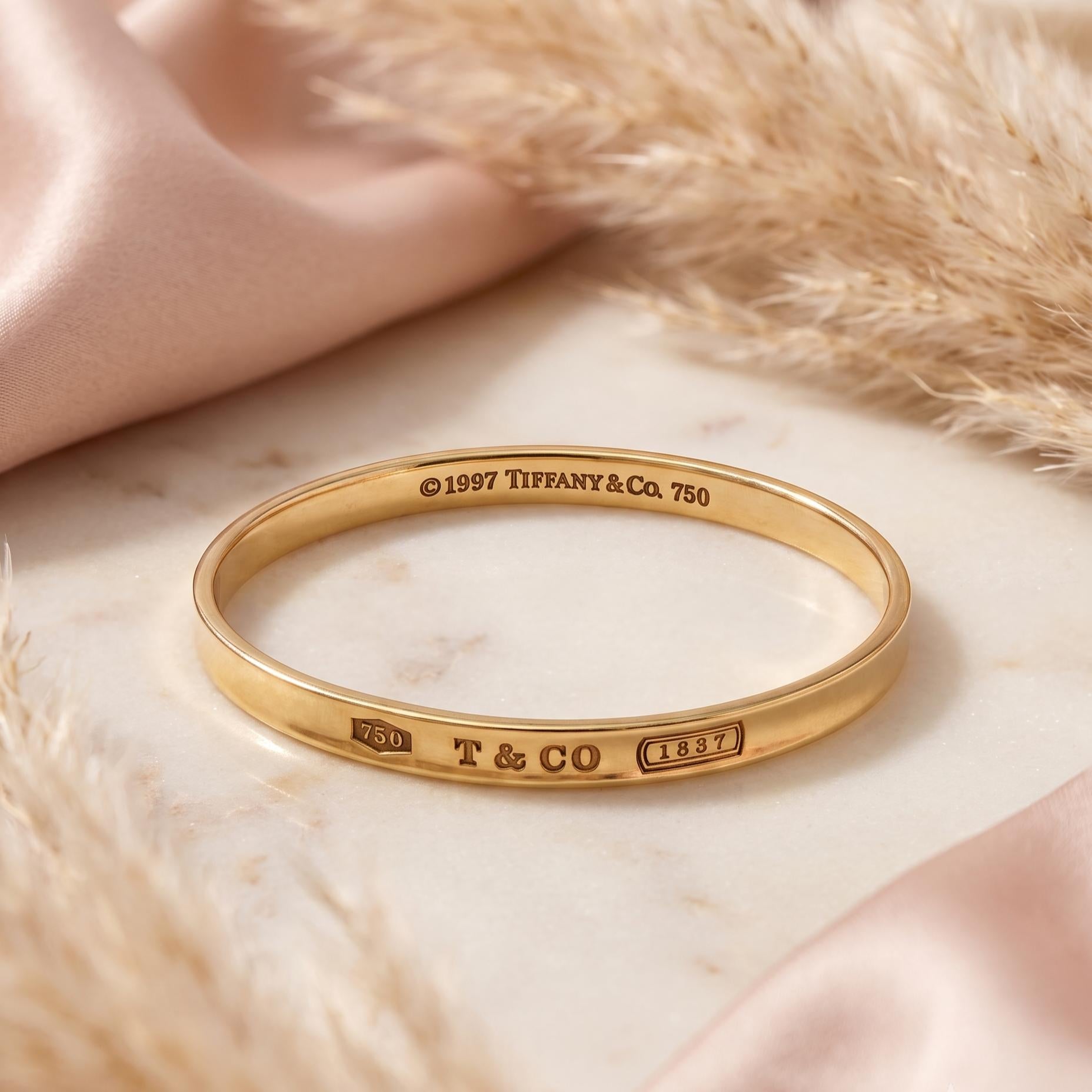 Tiffany & Co 18 Karat Yellow Gold Bangle Bracelet 27.9 Grams Size 6.75