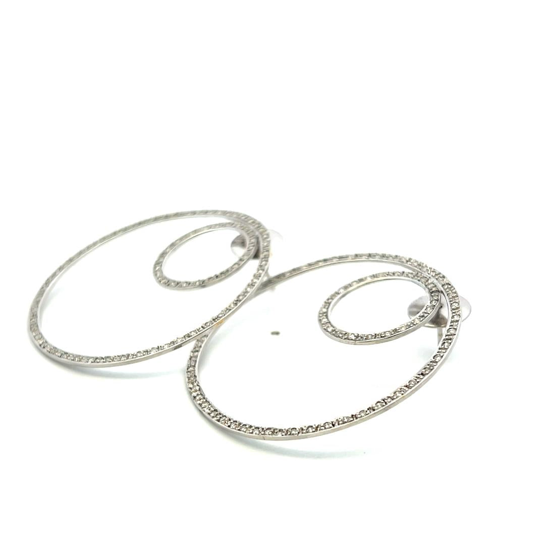 Vintage 18K White Gold Dangling Earrings with 0.6 Carat Round I I1 Diamonds