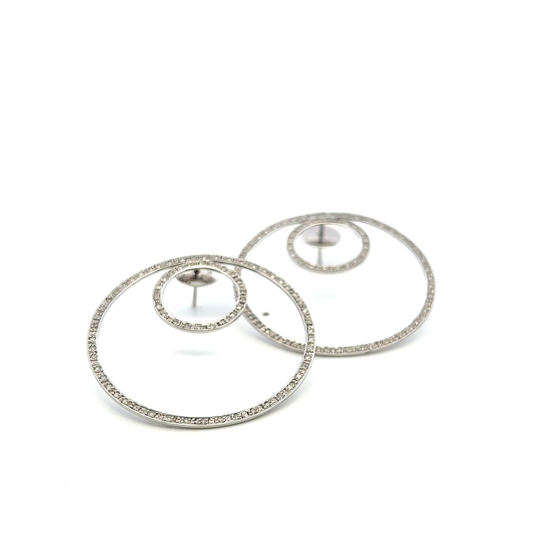 Vintage 18K White Gold Dangling Earrings with 0.6 Carat Round I I1 Diamonds