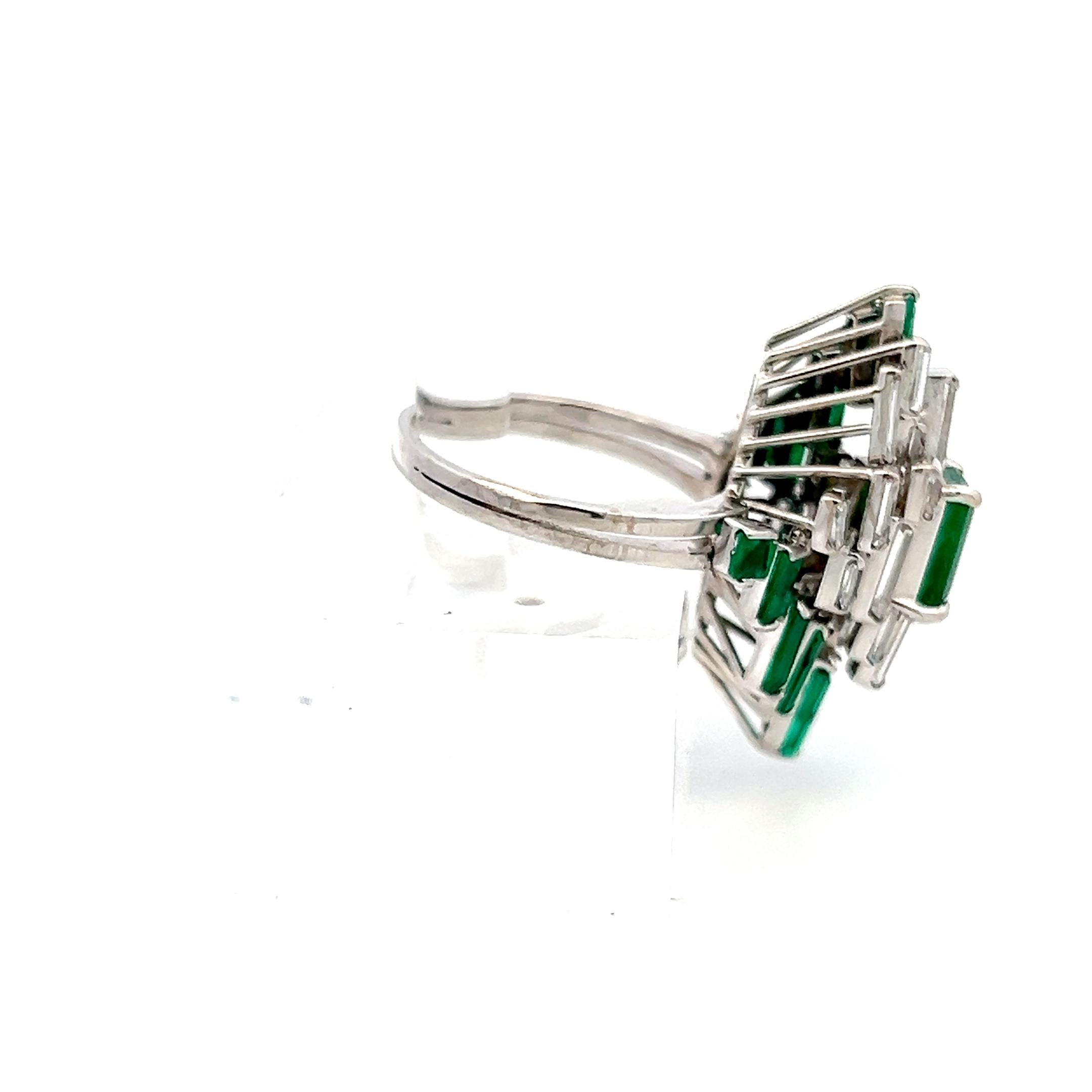 18K White Gold Cocktail Ring 1ct Baguette Diamonds and 1.96ct Emerald Size 6.5