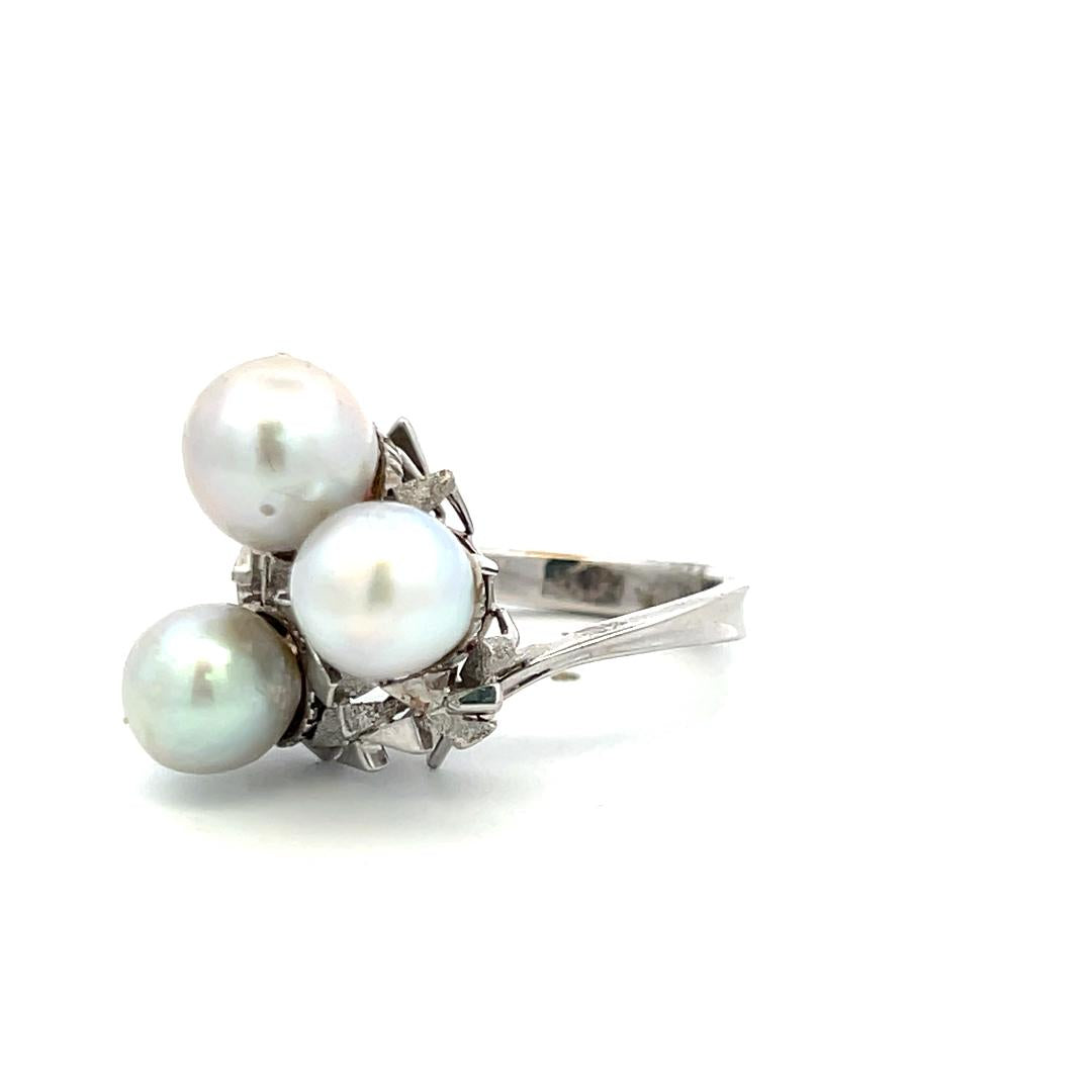 Vintage 18K White Gold Cocktail Ring with Three 7.3-8.8 MM Pearls Size 6.75