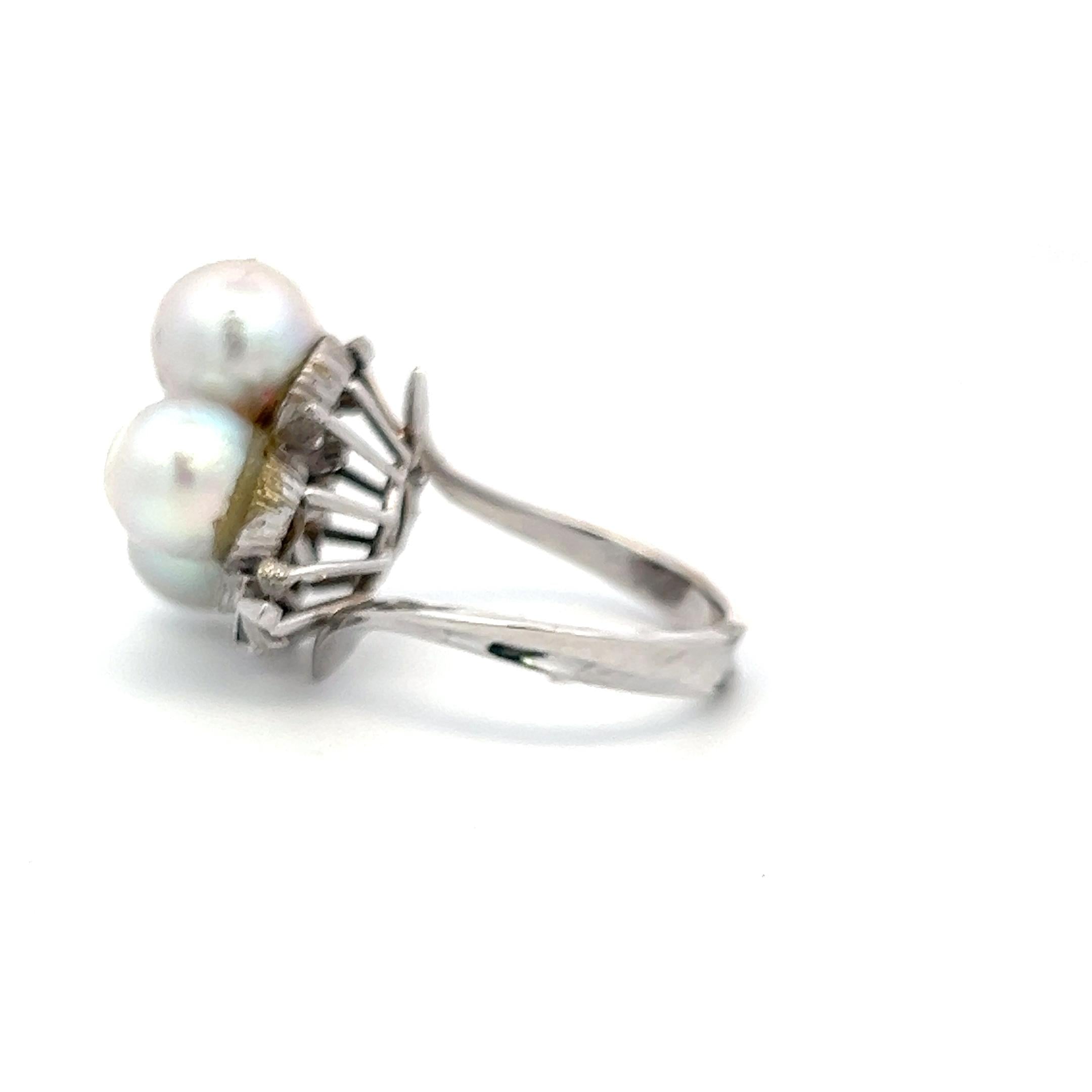 Vintage 18K White Gold Cocktail Ring with Three 7.3-8.8 MM Pearls Size 6.75