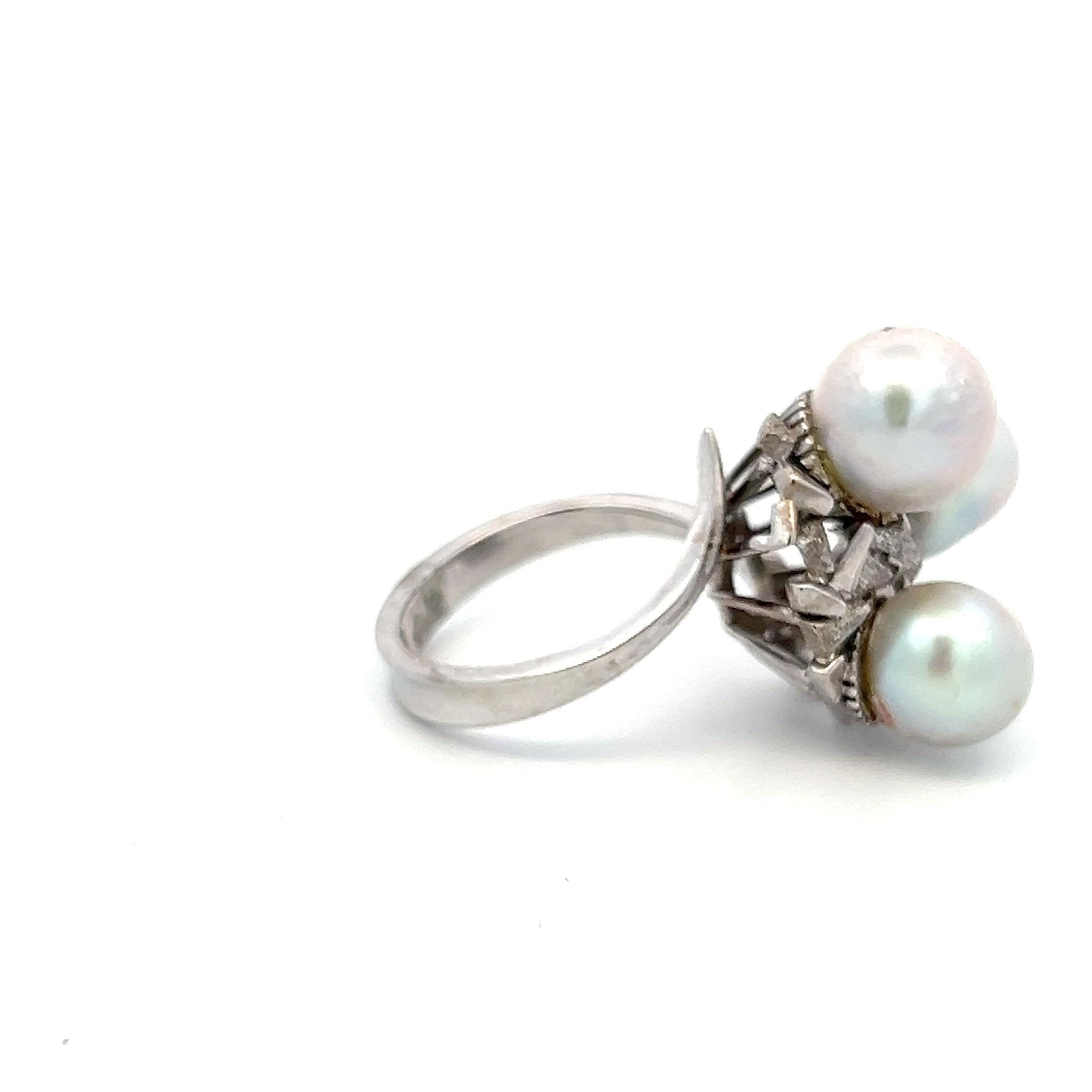 Vintage 18K White Gold Cocktail Ring with Three 7.3-8.8 MM Pearls Size 6.75