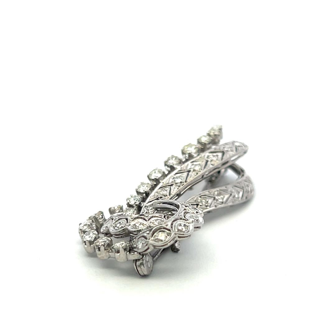 Vintage Platinum Pin Brooch with 1.26 Carat Round H-VS Diamonds 10.3 Grams
