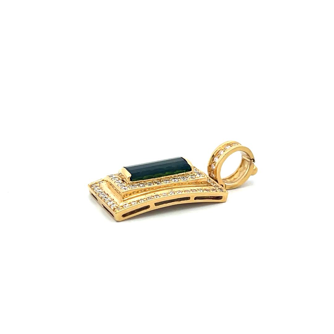 18K Yellow Gold Pendant with 0.69 Carat Round I VS Diamonds and Green Tourmaline