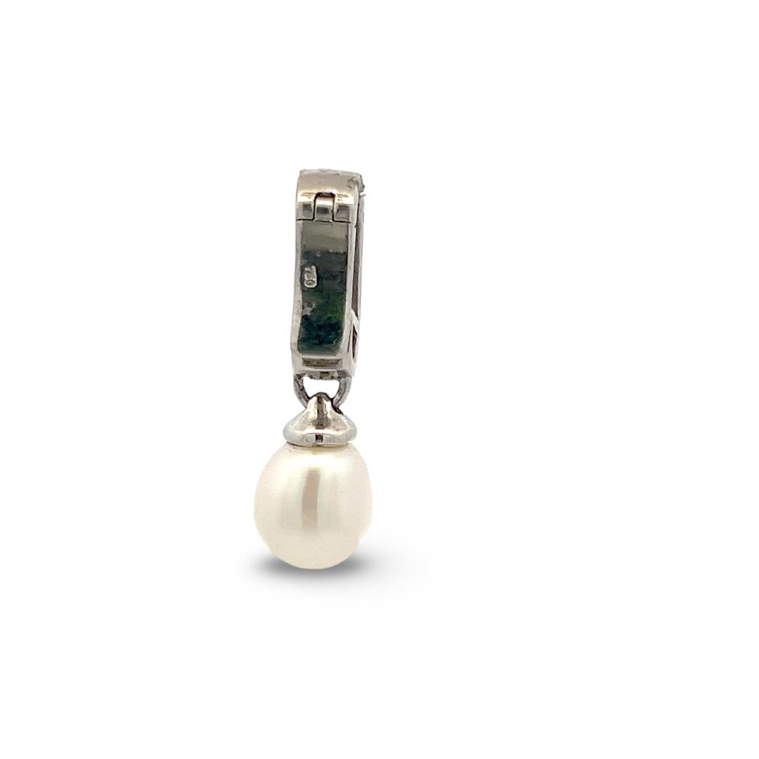 Vintage 18K White Gold Pendant with 0.03ct Round H VS Diamond 8.3 MM Pearl
