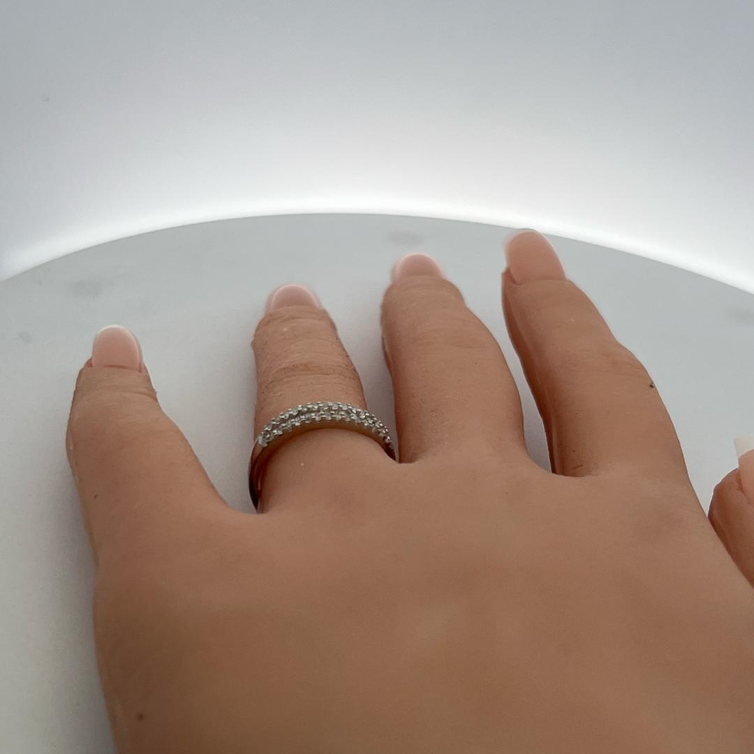 Vintage 18K White Gold Band Ring with 0.34 Carat Mixed H-SI Diamonds Size 7