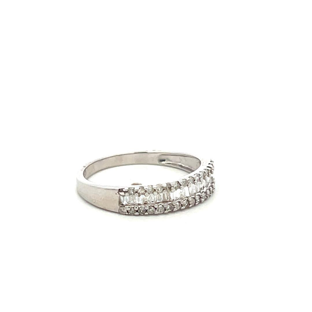 Vintage 18K White Gold Band Ring with 0.34 Carat Mixed H-SI Diamonds Size 7