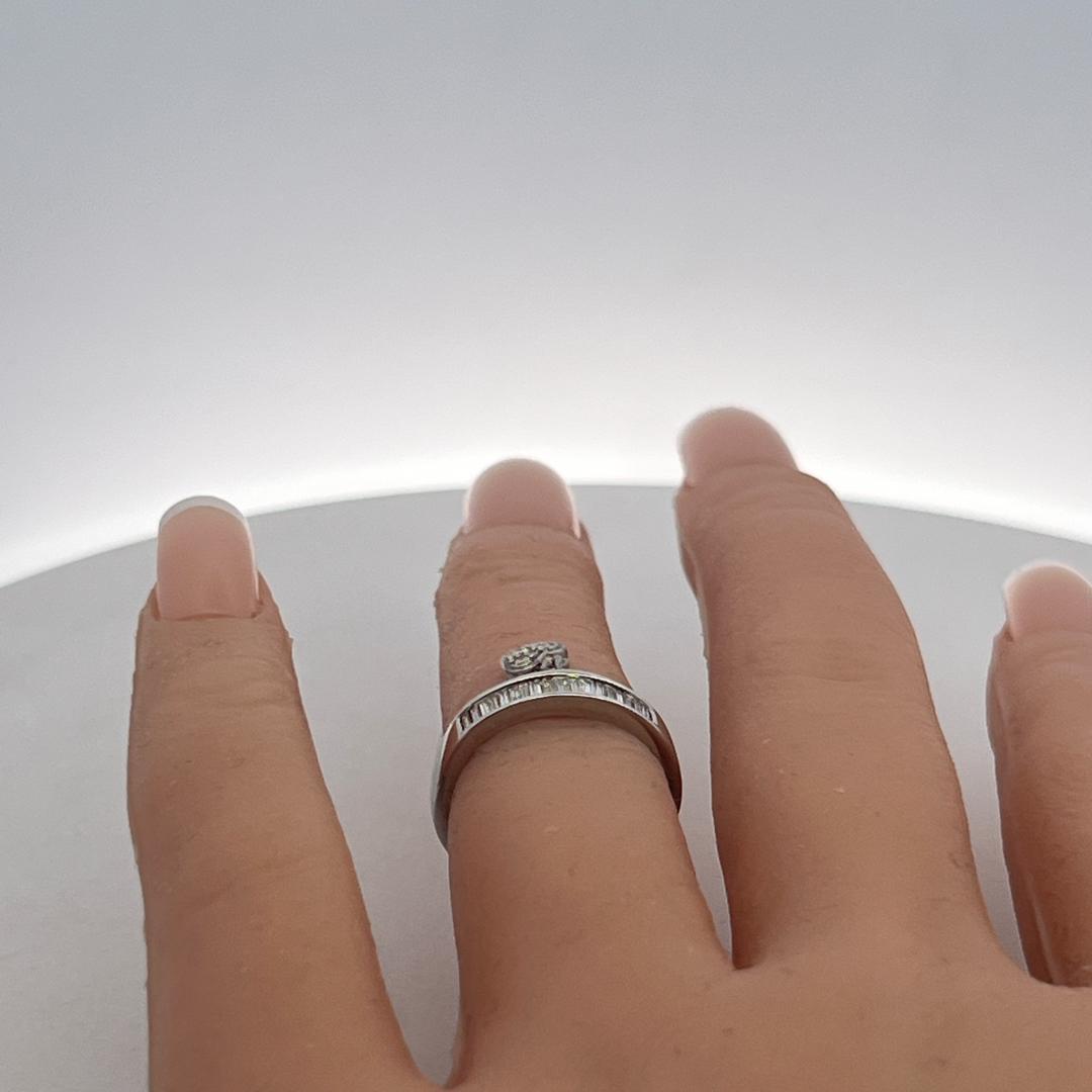 Vintage 18K White Gold Band Ring with 0.2 Carat H SI Diamonds Size 5