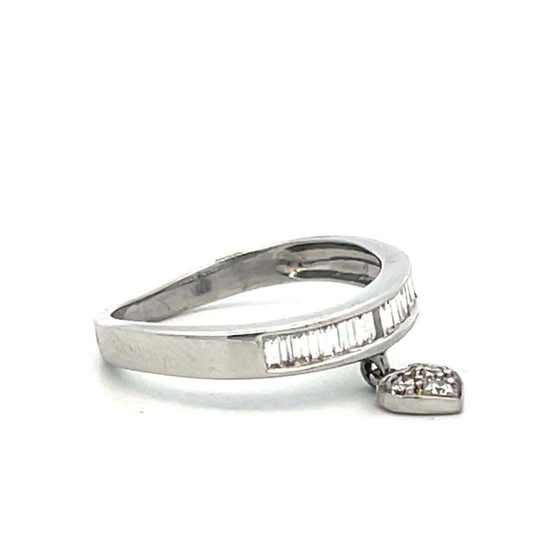Vintage 18K White Gold Band Ring with 0.2 Carat H SI Diamonds Size 5