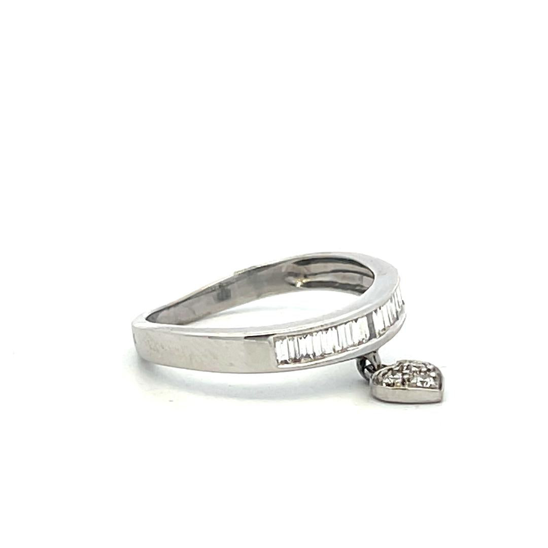 Vintage 18K White Gold Band Ring with 0.2 Carat H SI Diamonds Size 5