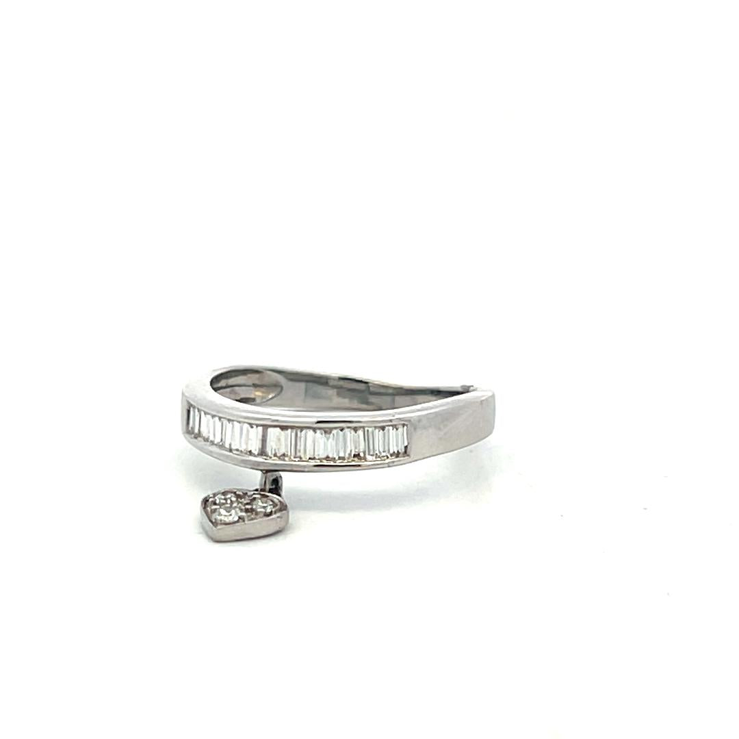 Vintage 18K White Gold Band Ring with 0.2 Carat H SI Diamonds Size 5