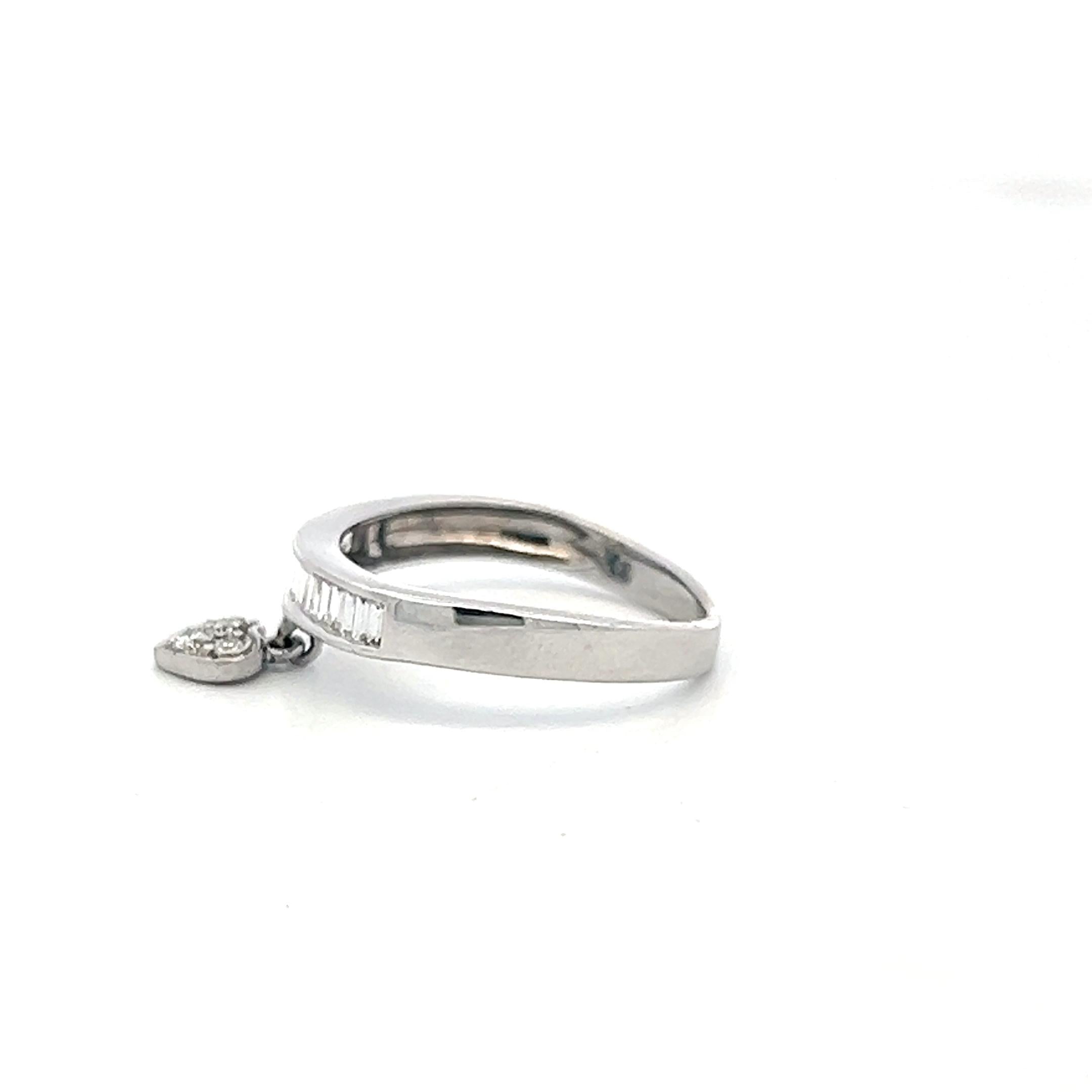 Vintage 18K White Gold Band Ring with 0.2 Carat H SI Diamonds Size 5