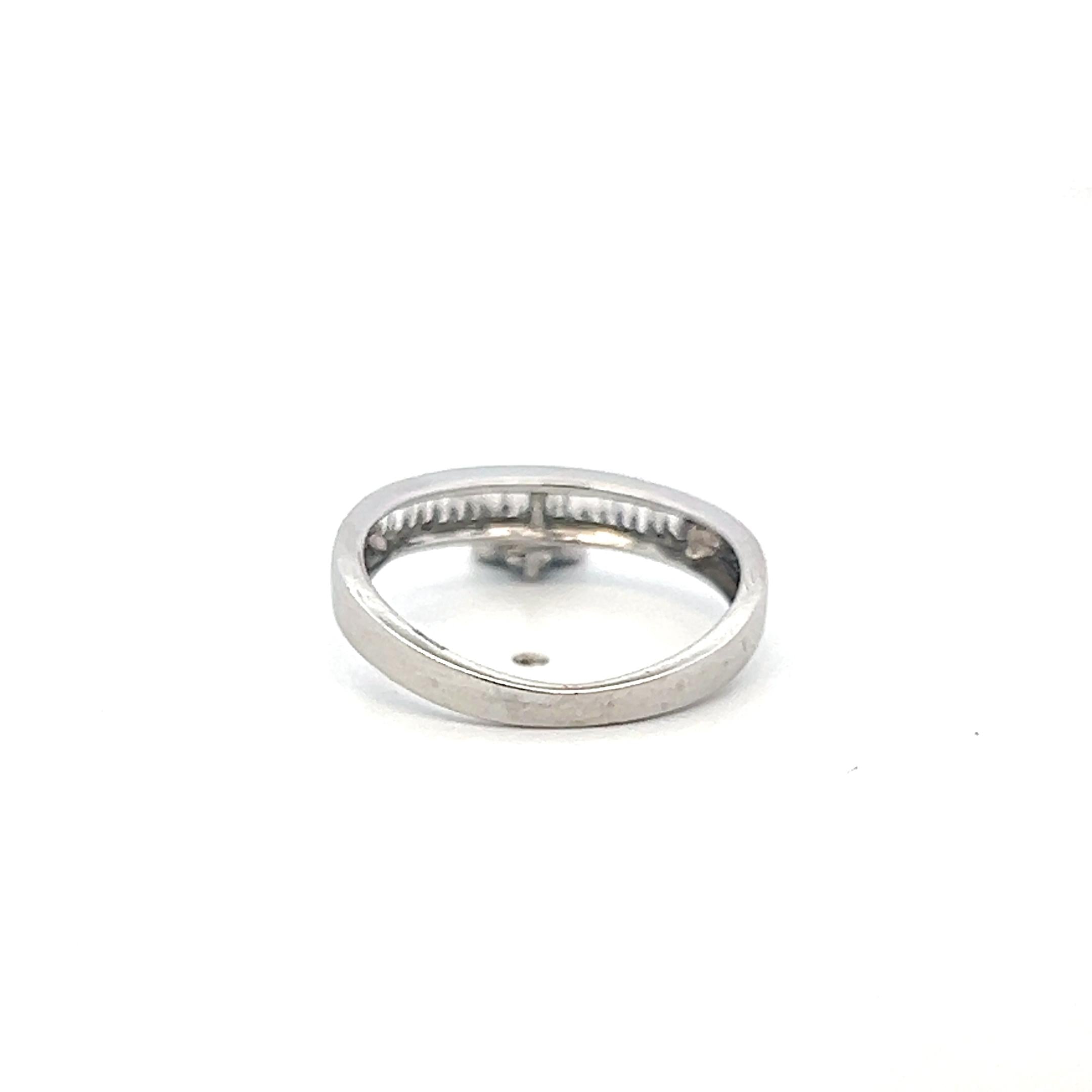 Vintage 18K White Gold Band Ring with 0.2 Carat H SI Diamonds Size 5