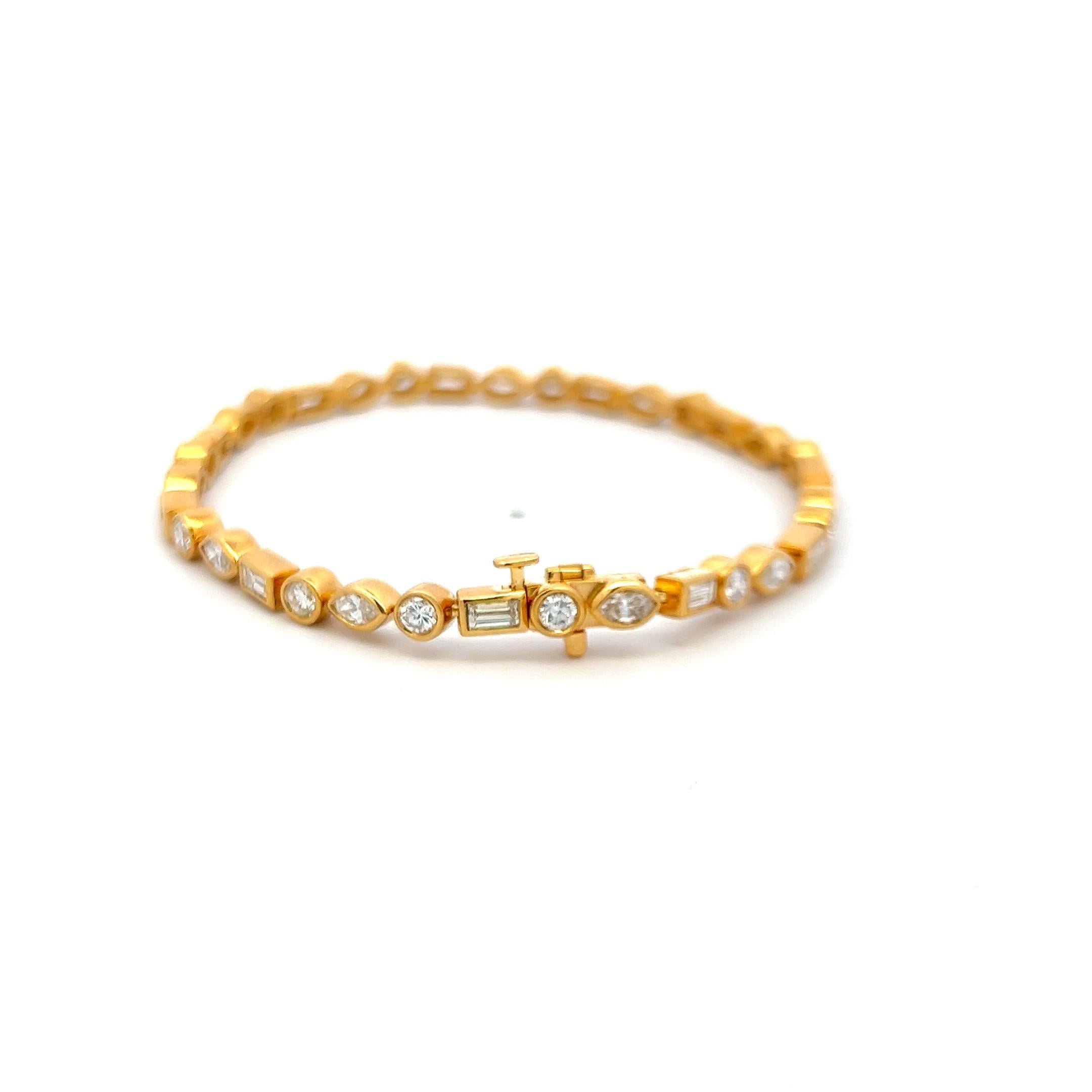 Vintage 18K Yellow Gold Tennis Bracelet with 3.5 Carat H-SI Diamonds