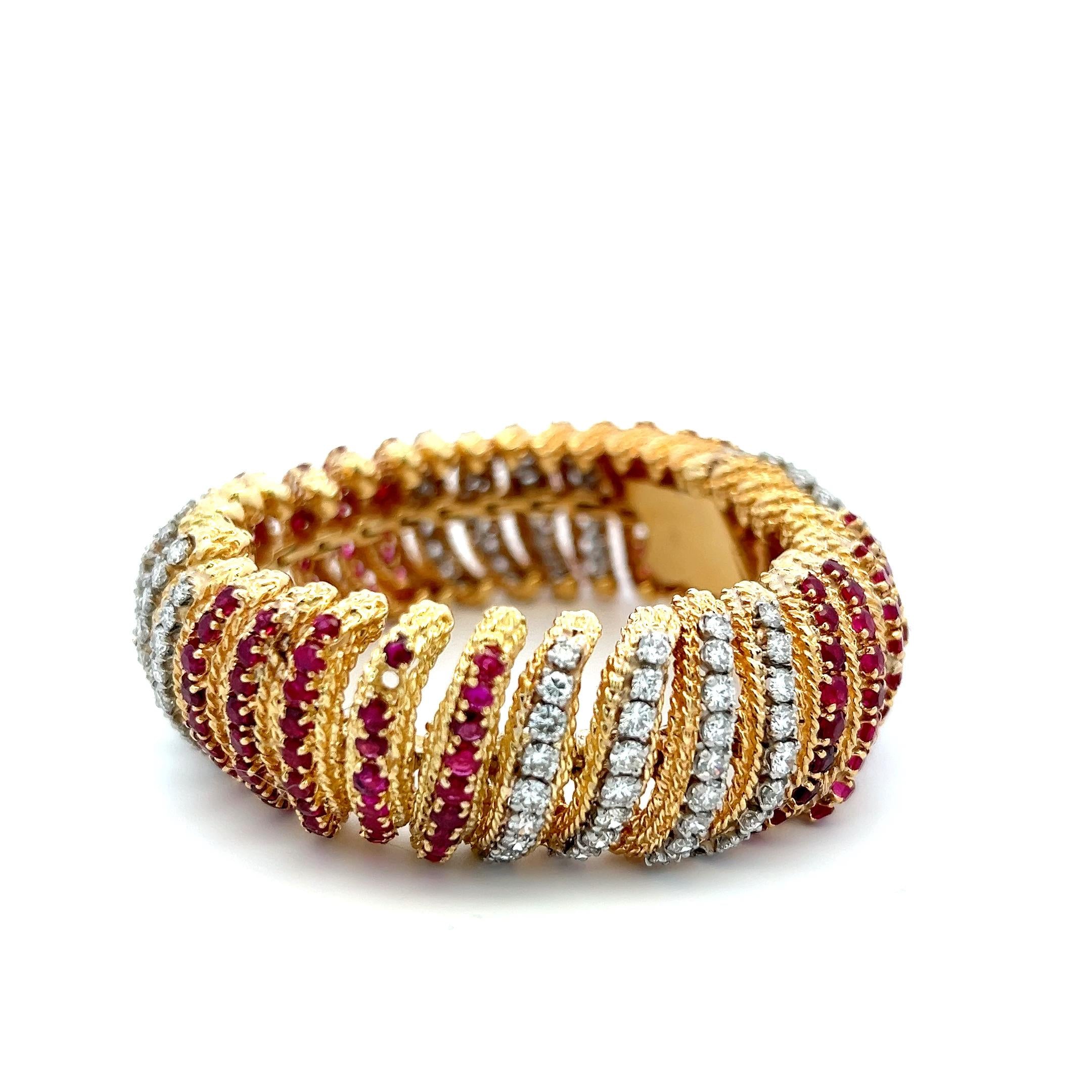 Vintage 18K Yellow Gold Link Bracelet with 6.5ct Round G VS Diamond & 6.5ct Ruby