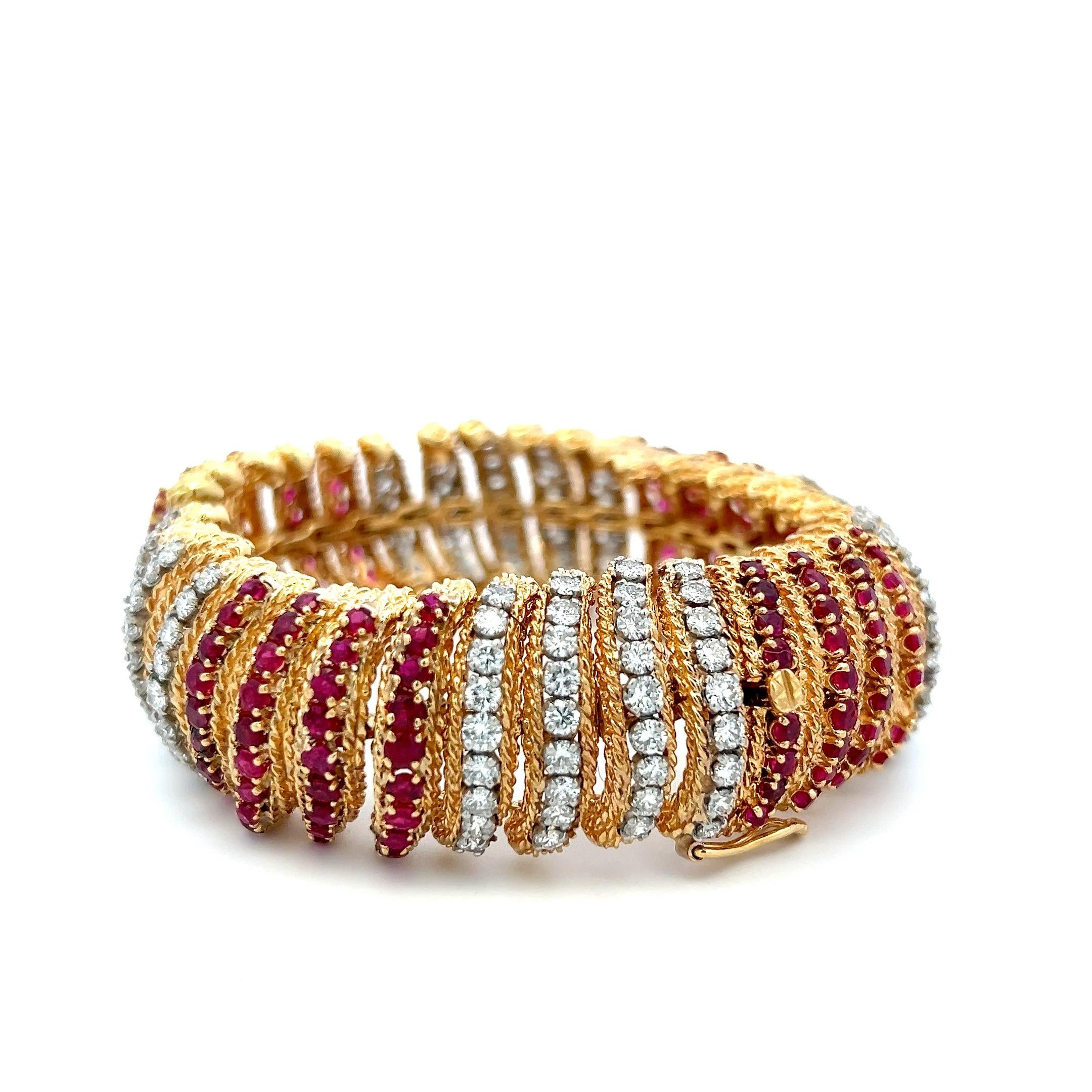 Vintage 18K Yellow Gold Link Bracelet with 6.5ct Round G VS Diamond & 6.5ct Ruby