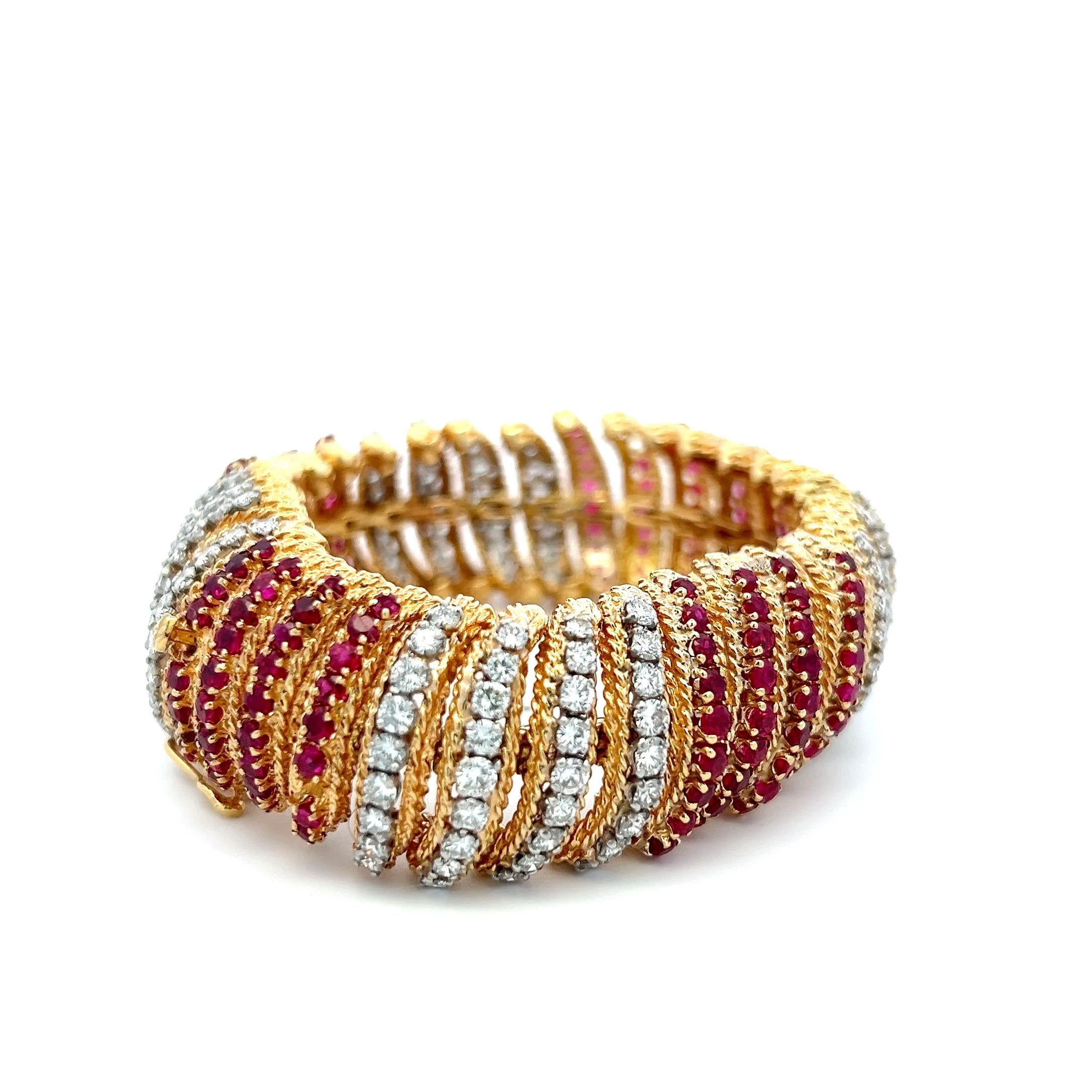 Vintage 18K Yellow Gold Link Bracelet with 6.5ct Round G VS Diamond & 6.5ct Ruby