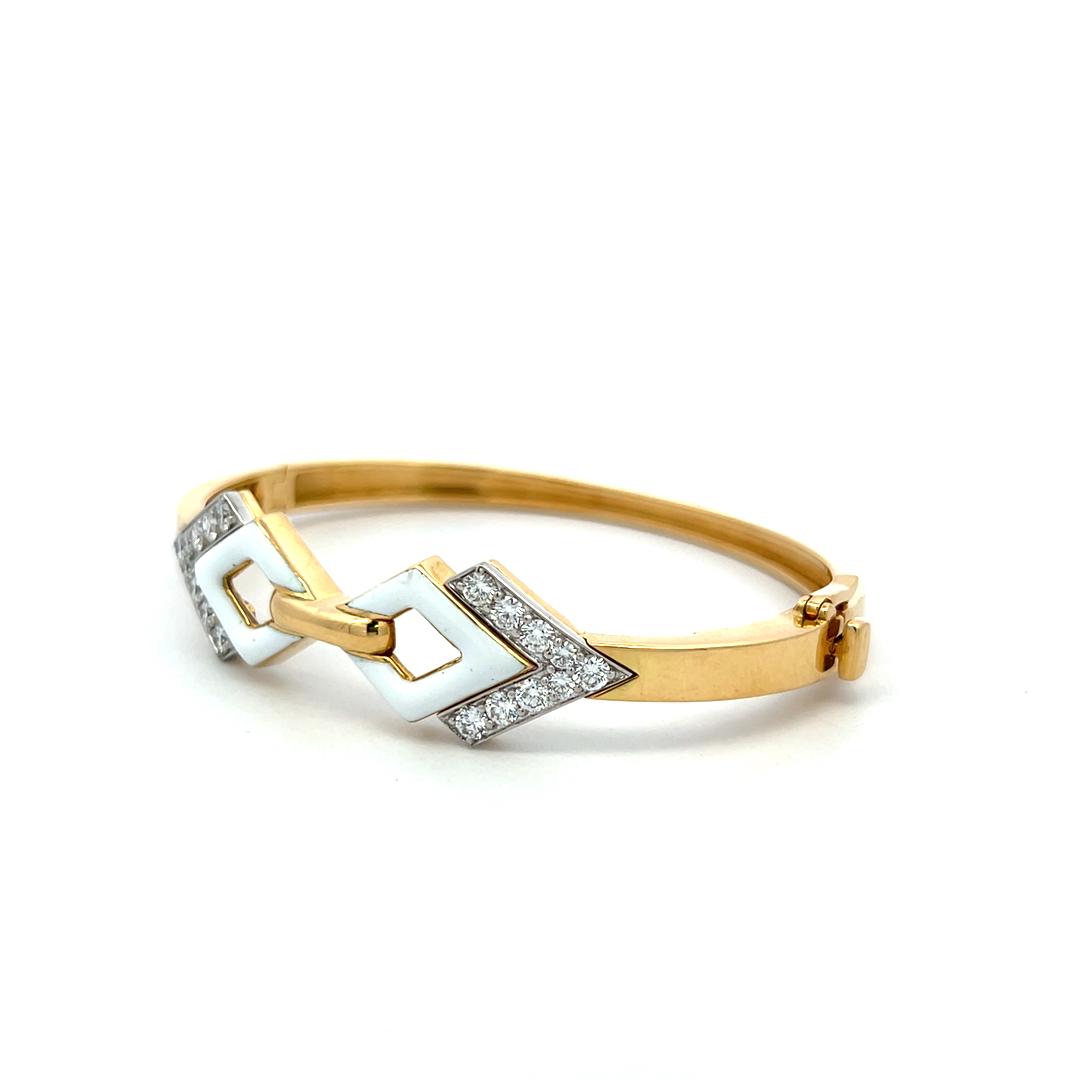 David Webb 18K Yellow Gold Bangle Bracelet with 0.9 Carat Round F VS Diamonds