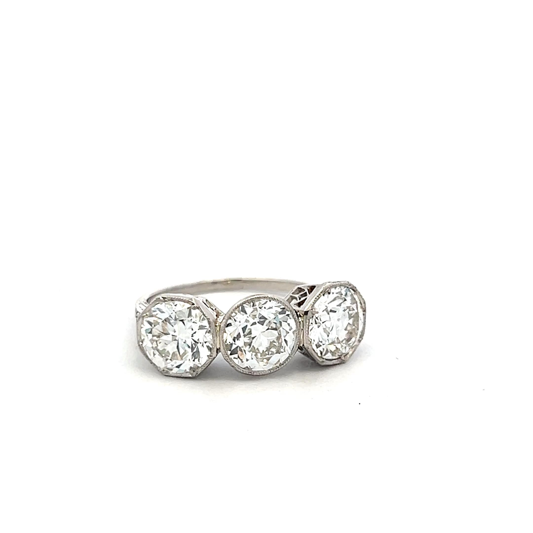 Platinum Three-Stone Ring with 3.81ct Circular Brilliant Diamonds H SI2 GIA