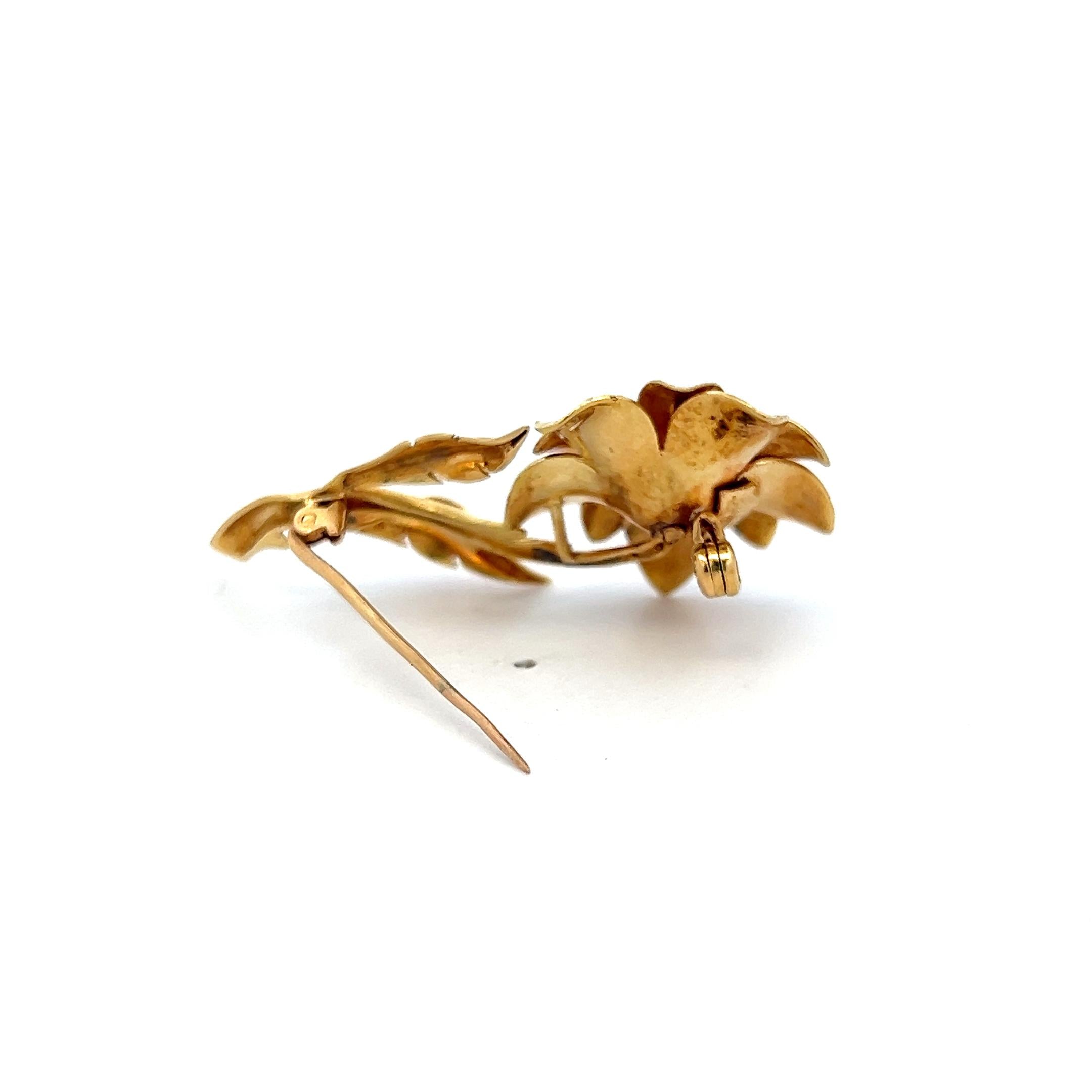 Vintage 18K Yellow Gold Pin Brooch with 0.3 Carat Round F VS Diamonds 7.8 Grams