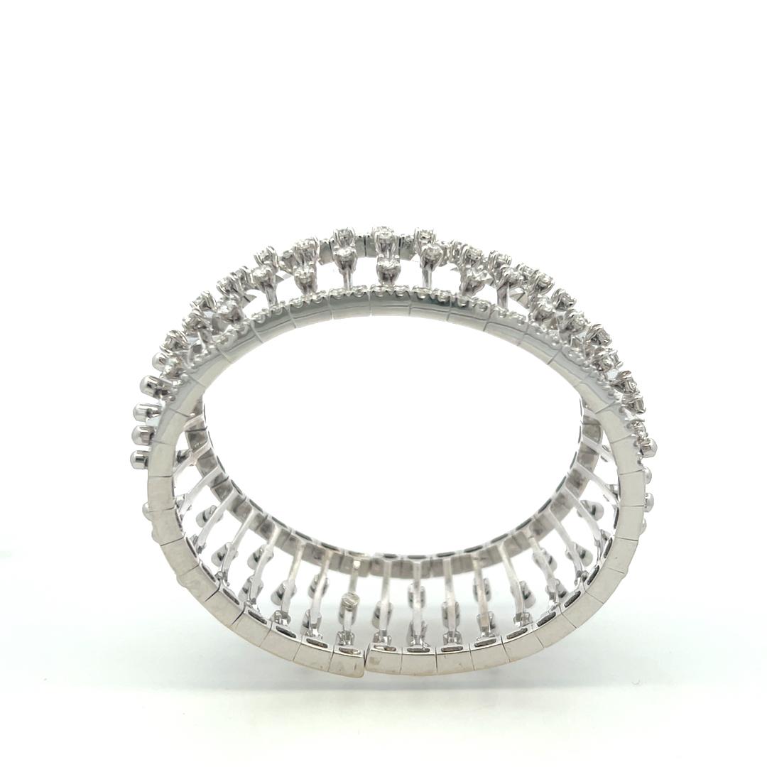 Vintage 18K White Gold Bangle Bracelet with 3.35 Carat Round H VS Diamonds